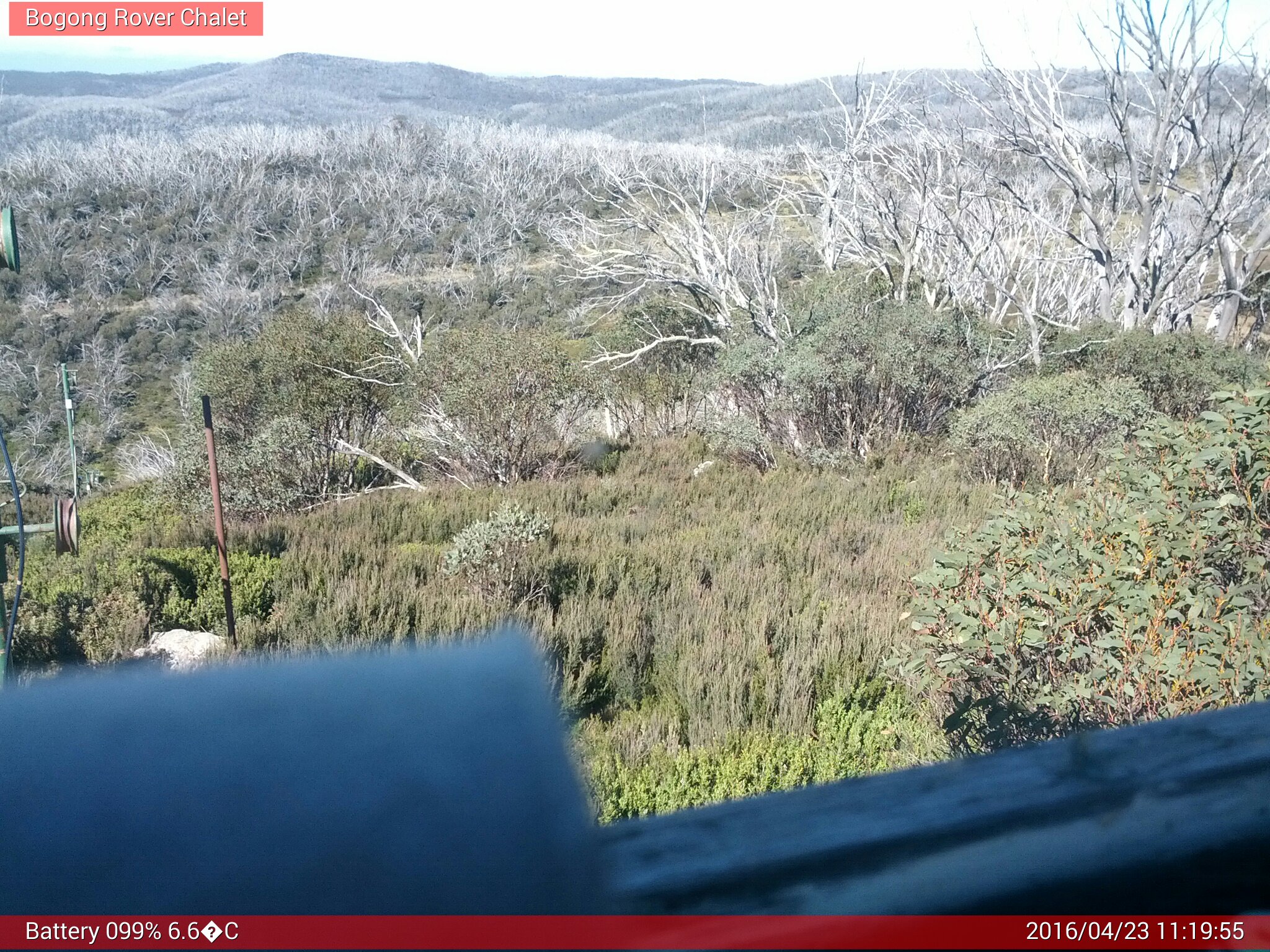 Bogong Web Cam 11:19am Saturday 23rd of April 2016