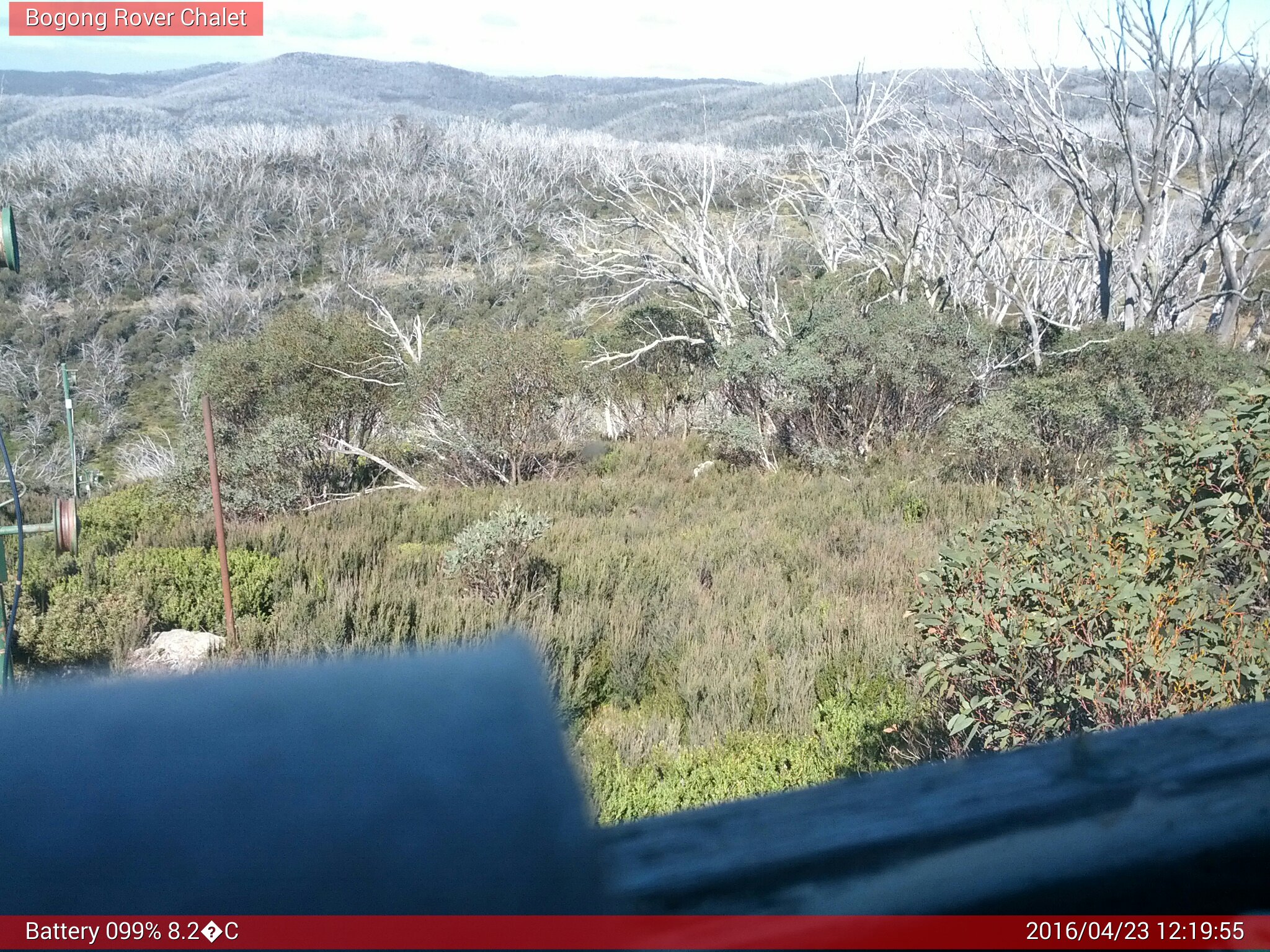 Bogong Web Cam 12:19pm Saturday 23rd of April 2016