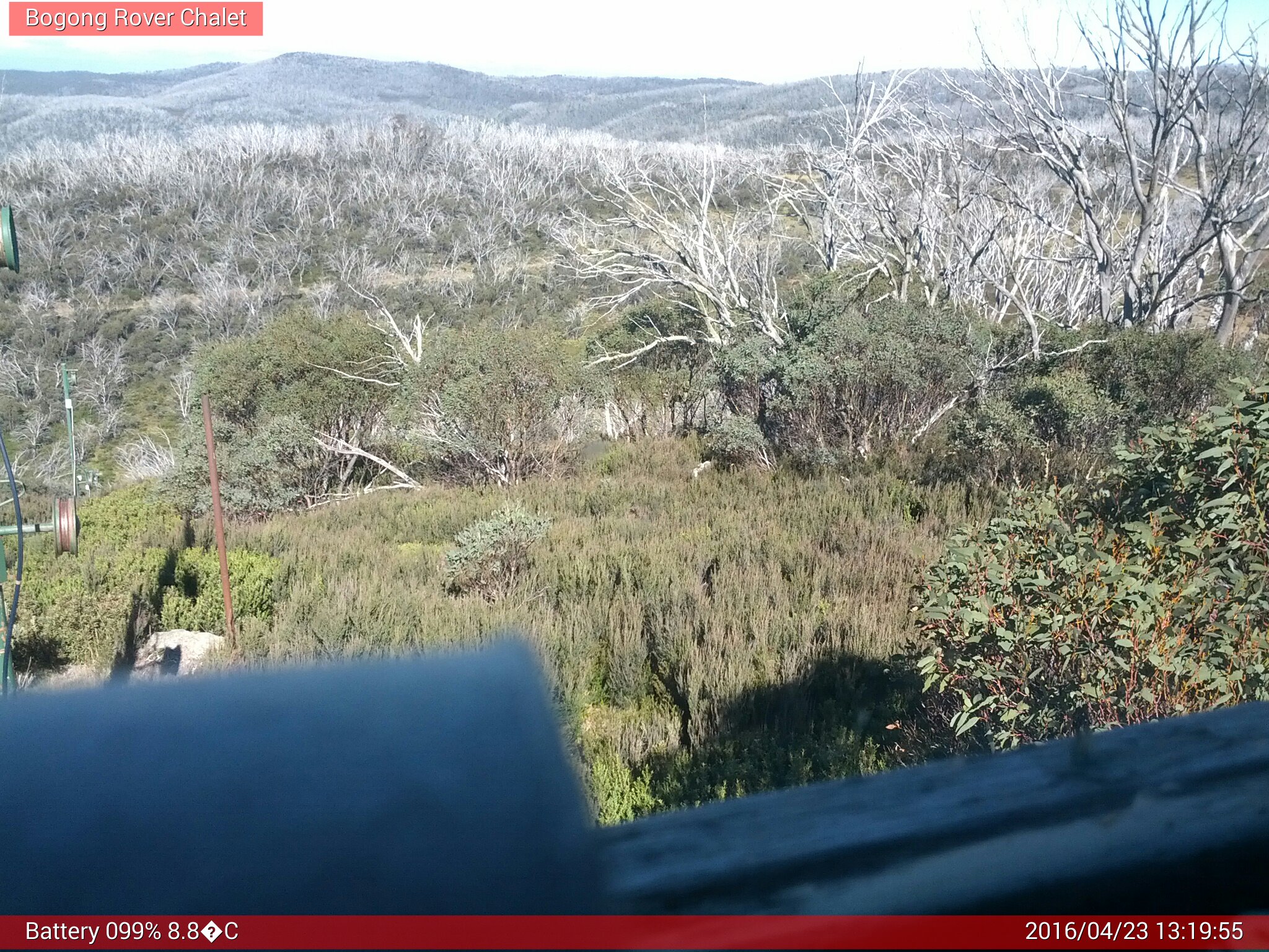 Bogong Web Cam 1:19pm Saturday 23rd of April 2016