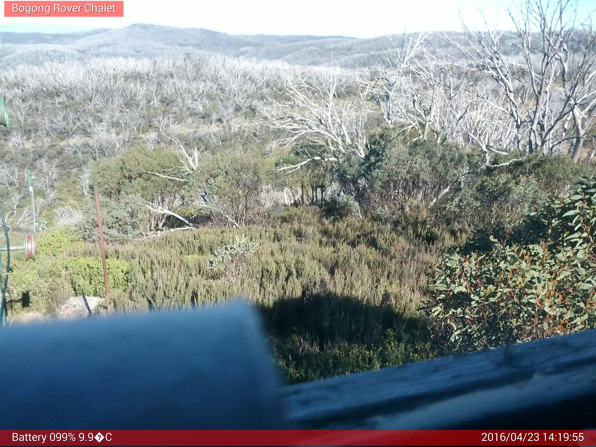 Bogong Web Cam 2:19pm Saturday 23rd of April 2016