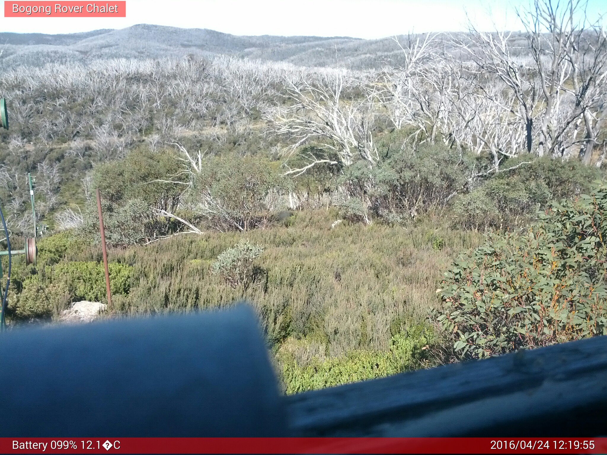 Bogong Web Cam 12:19pm Sunday 24th of April 2016