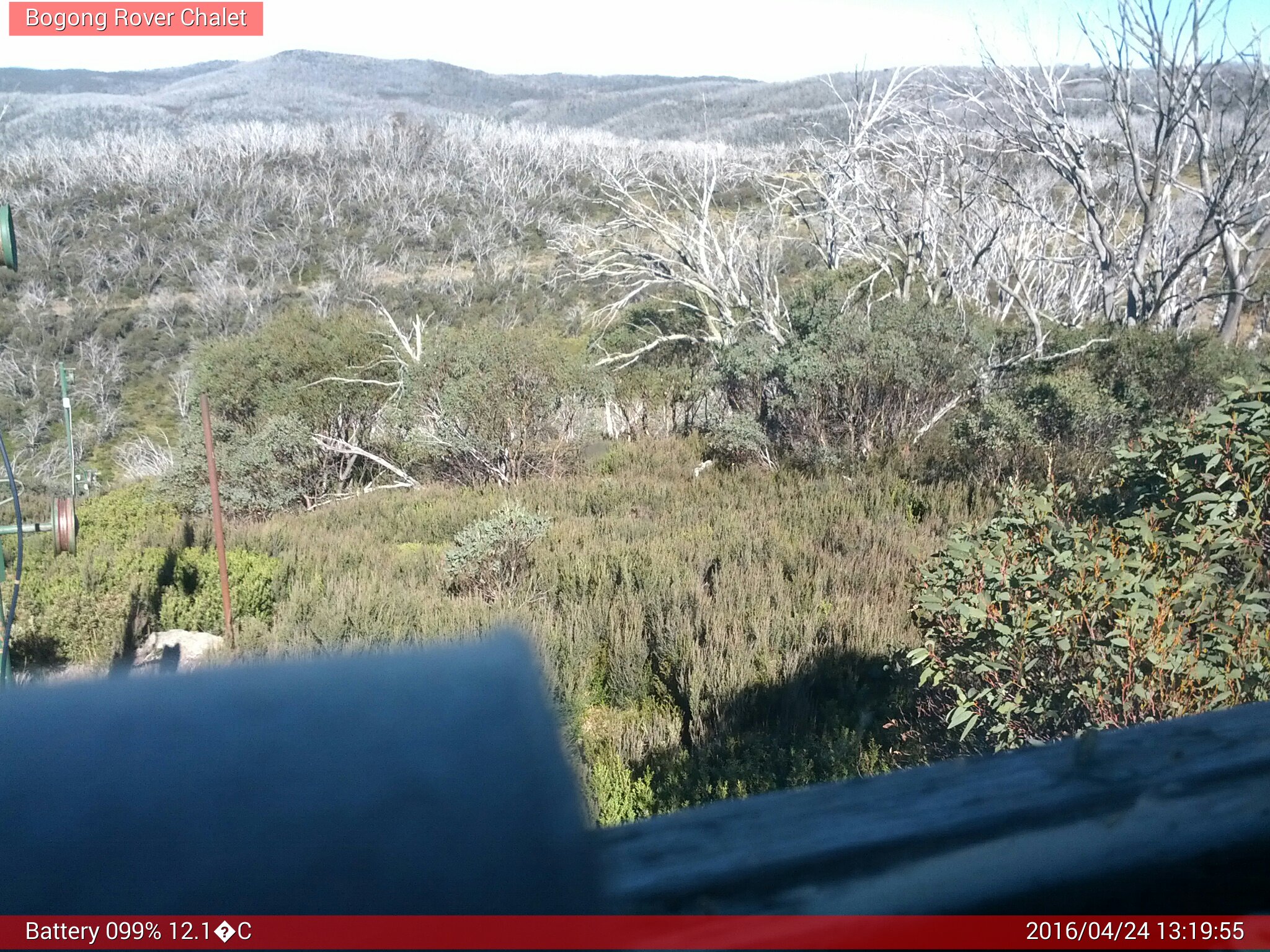 Bogong Web Cam 1:19pm Sunday 24th of April 2016