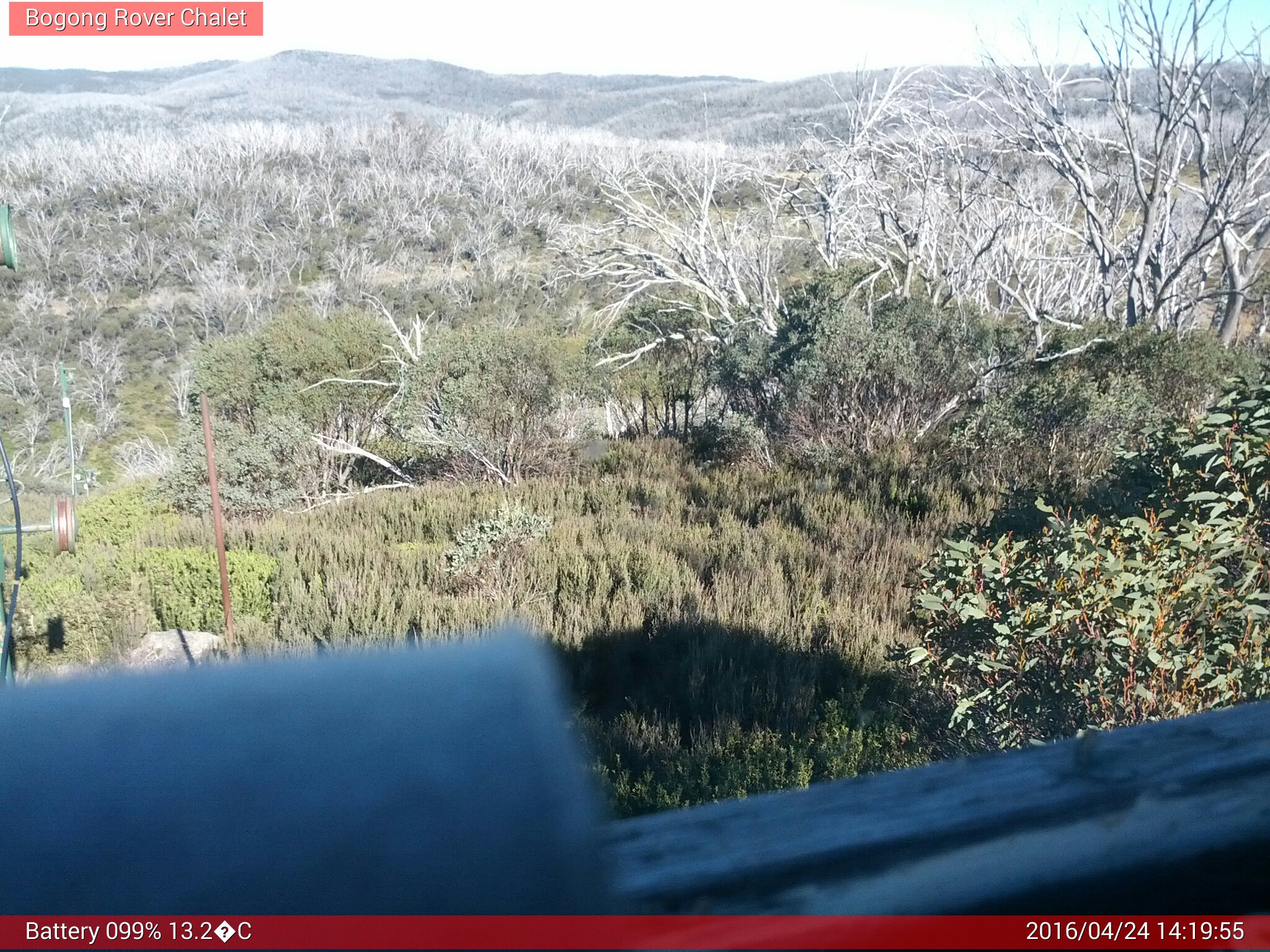 Bogong Web Cam 2:19pm Sunday 24th of April 2016