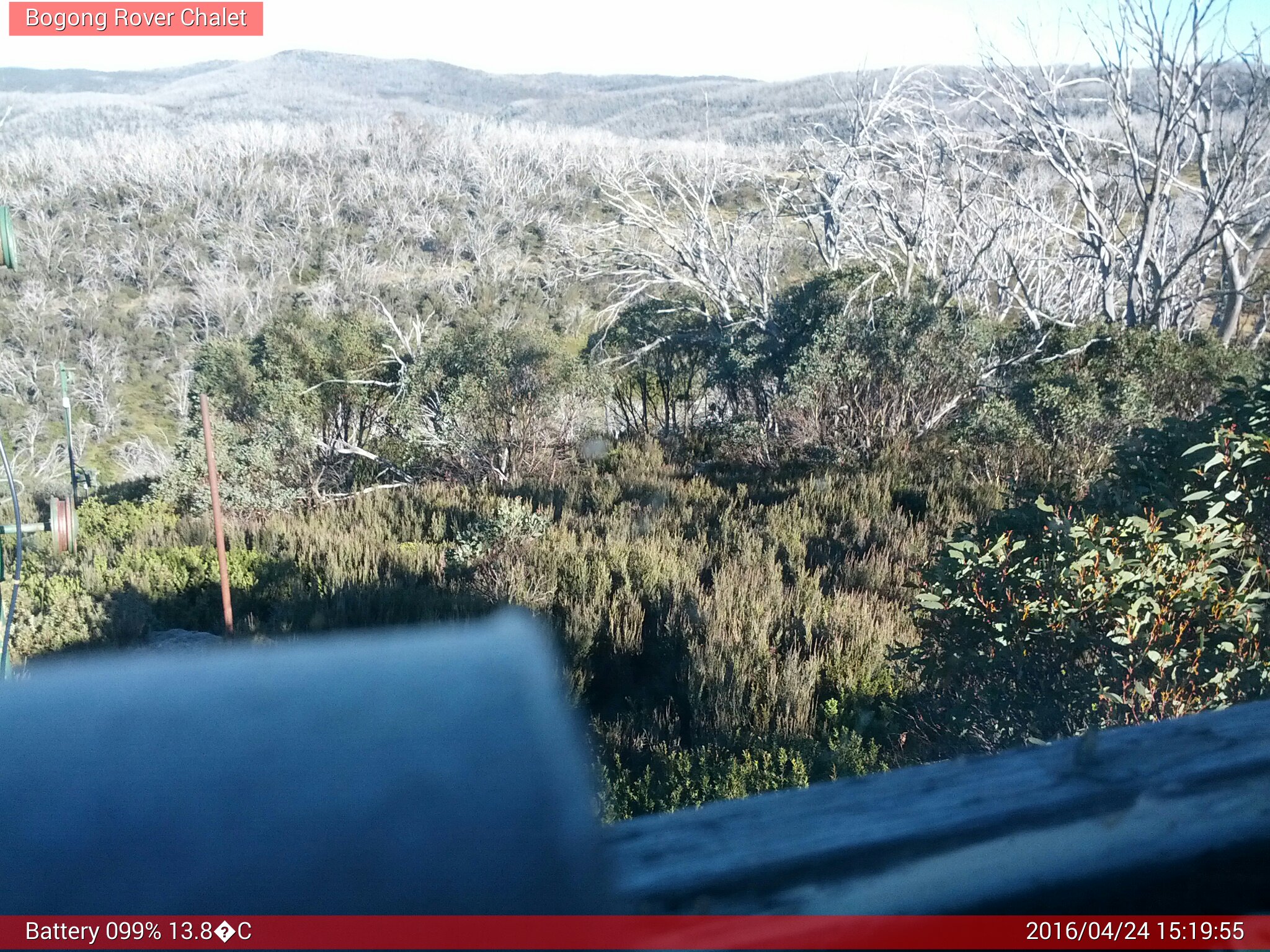 Bogong Web Cam 3:19pm Sunday 24th of April 2016