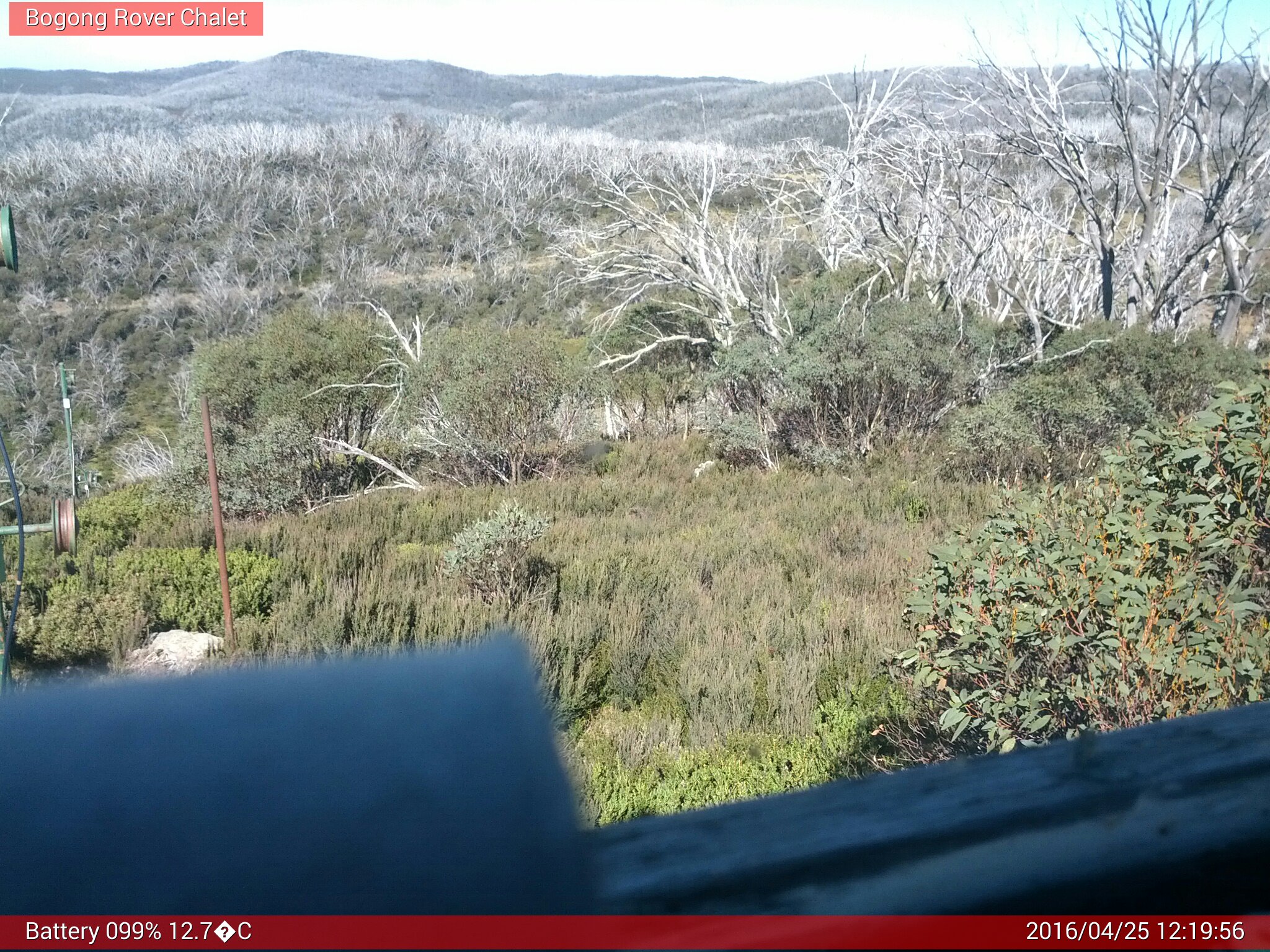 Bogong Web Cam 12:19pm Monday 25th of April 2016