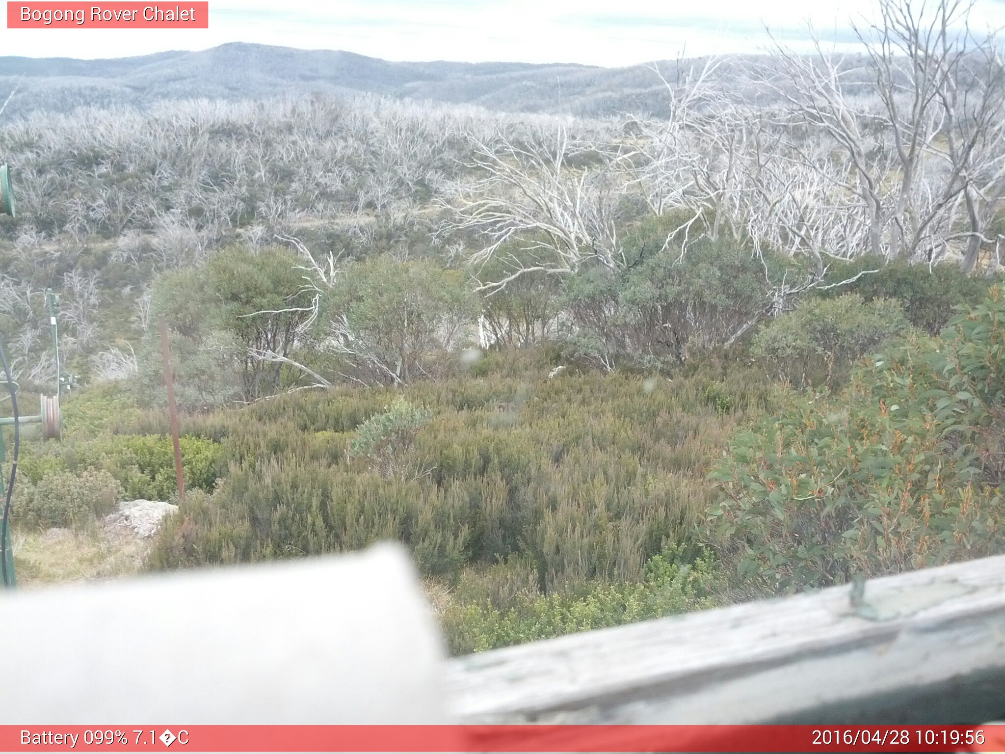 Bogong Web Cam 10:19am Thursday 28th of April 2016