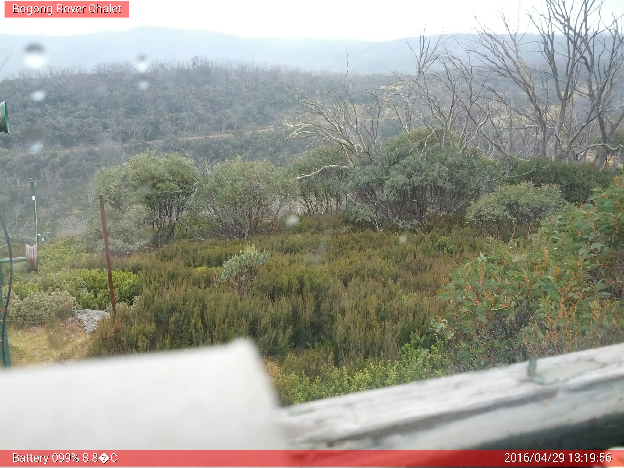 Bogong Web Cam 1:19pm Friday 29th of April 2016