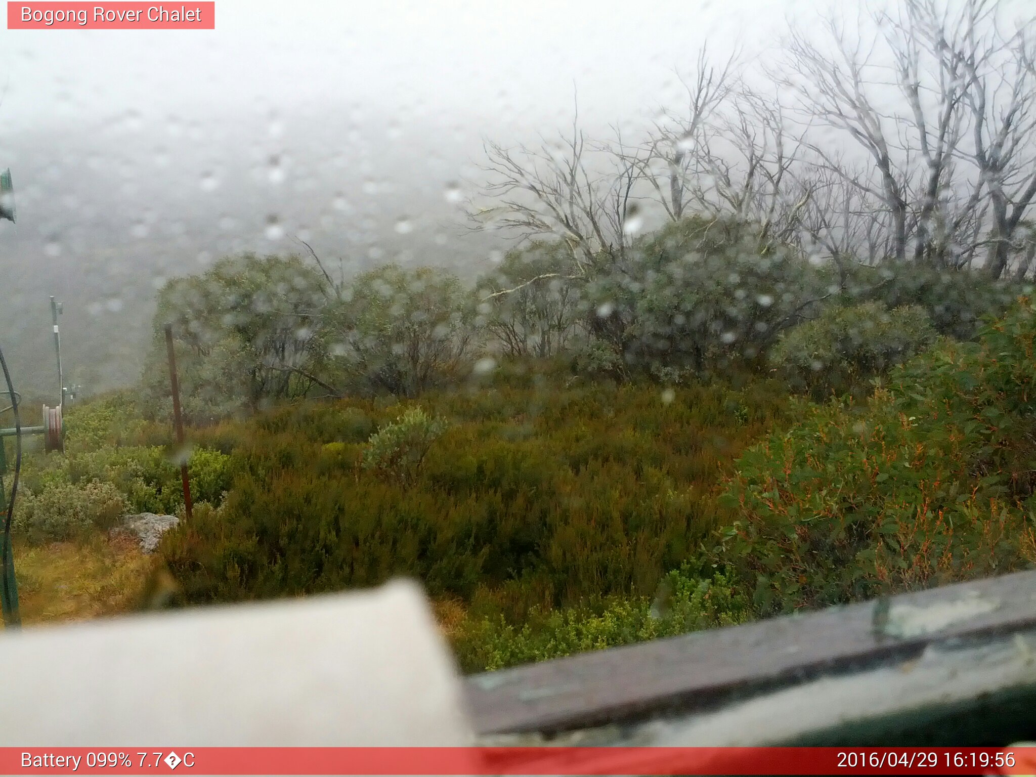 Bogong Web Cam 4:19pm Friday 29th of April 2016