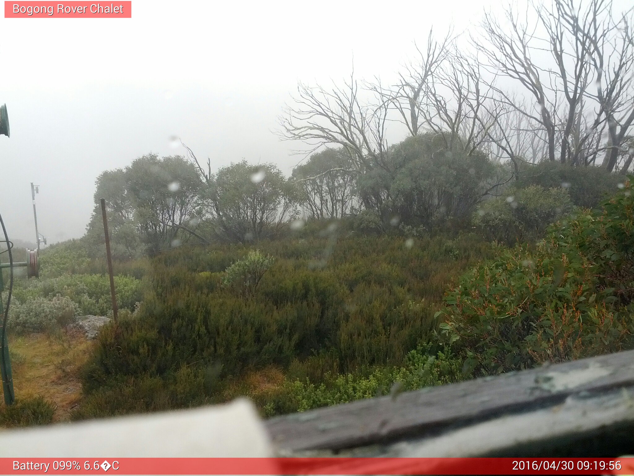 Bogong Web Cam 9:19am Saturday 30th of April 2016