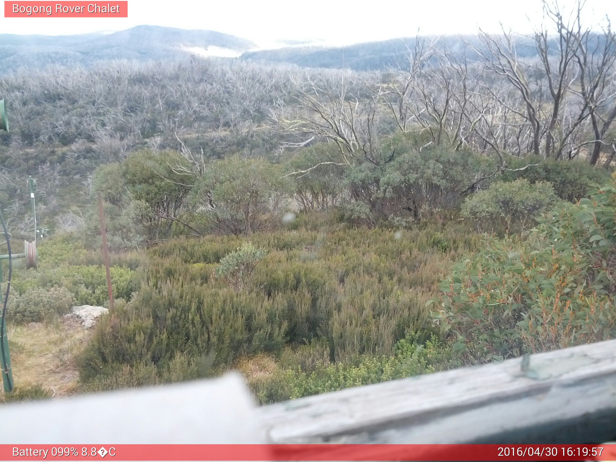 Bogong Web Cam 4:19pm Saturday 30th of April 2016