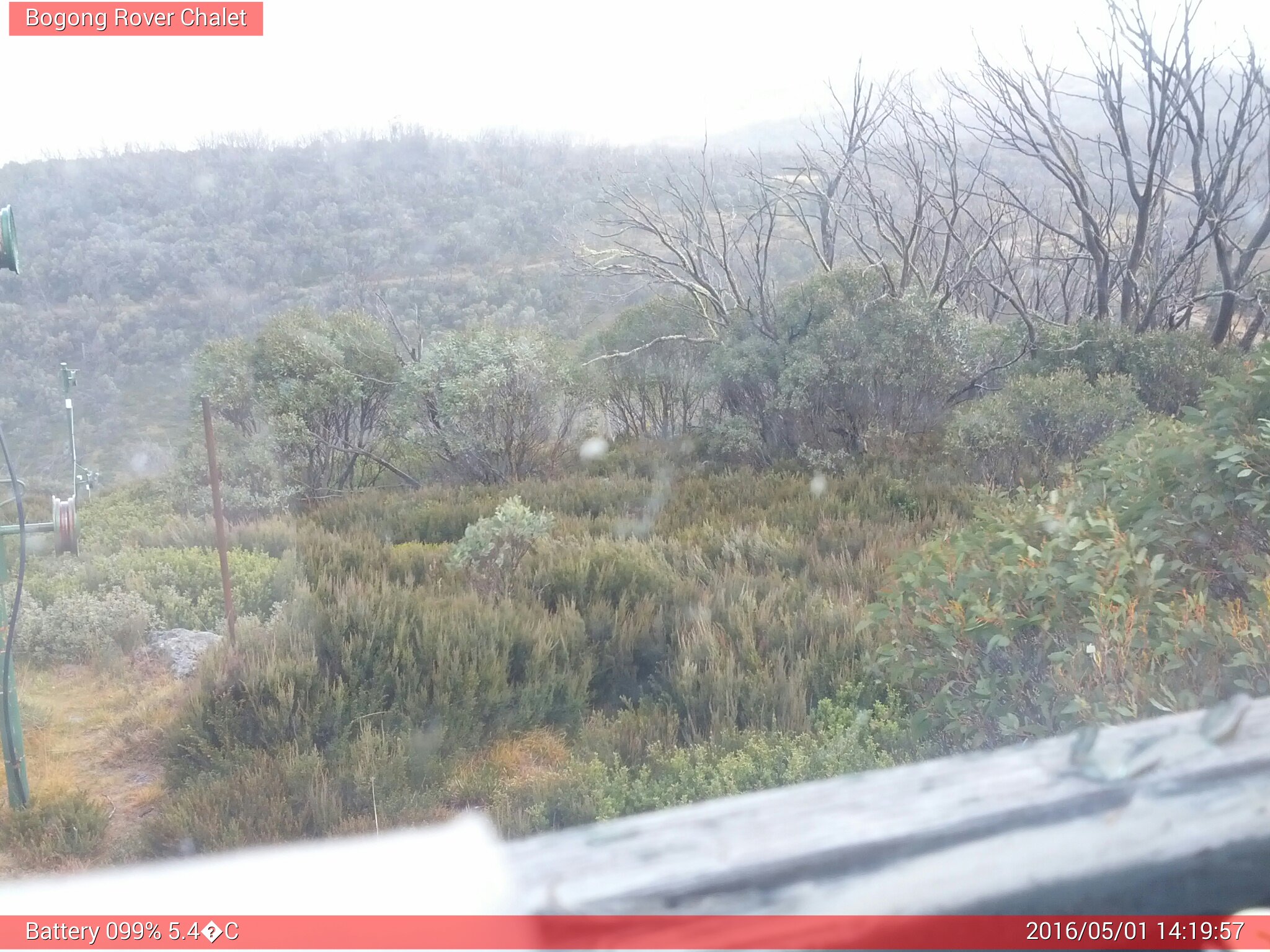 Bogong Web Cam 2:19pm Sunday 1st of May 2016