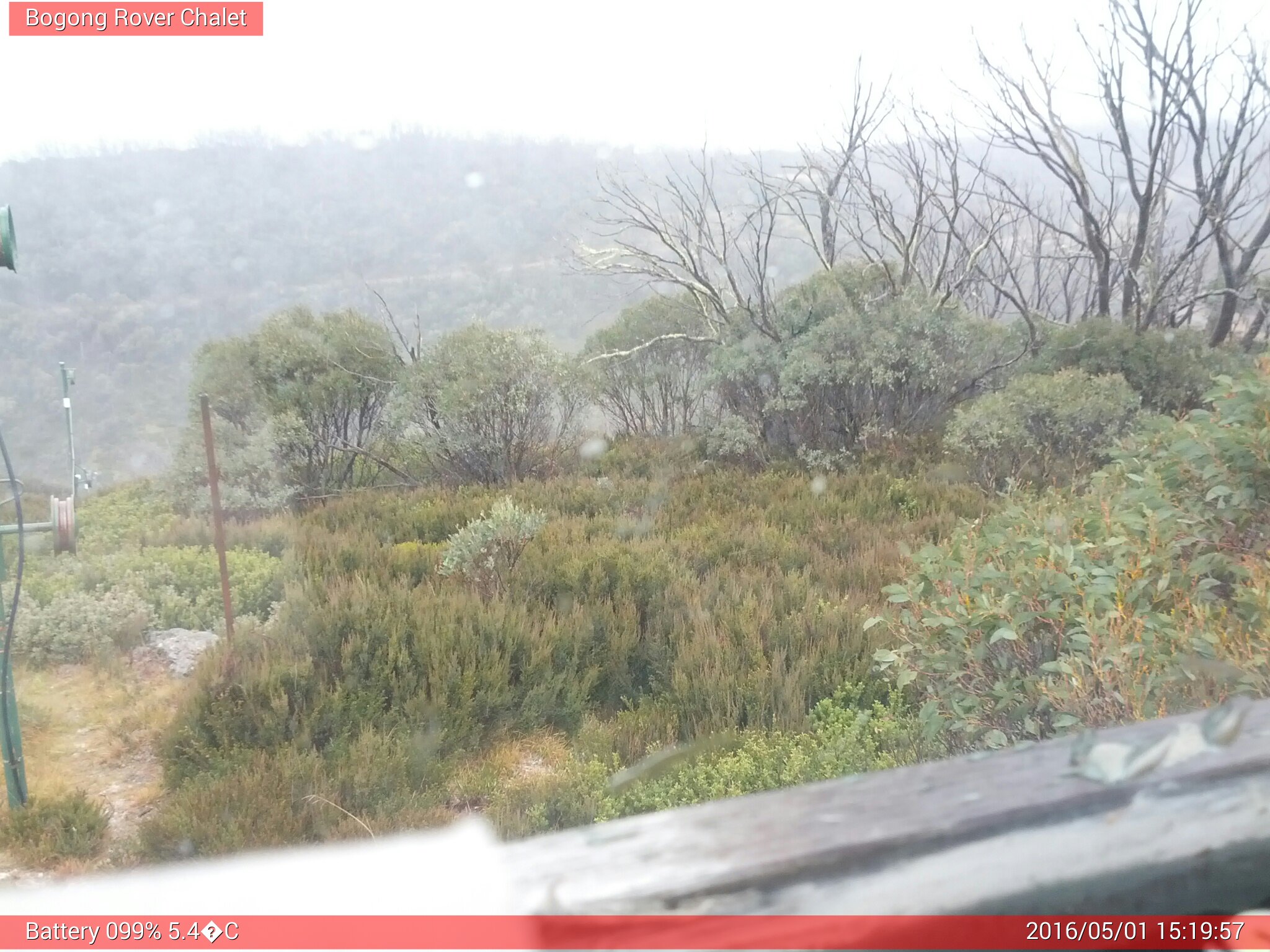 Bogong Web Cam 3:19pm Sunday 1st of May 2016