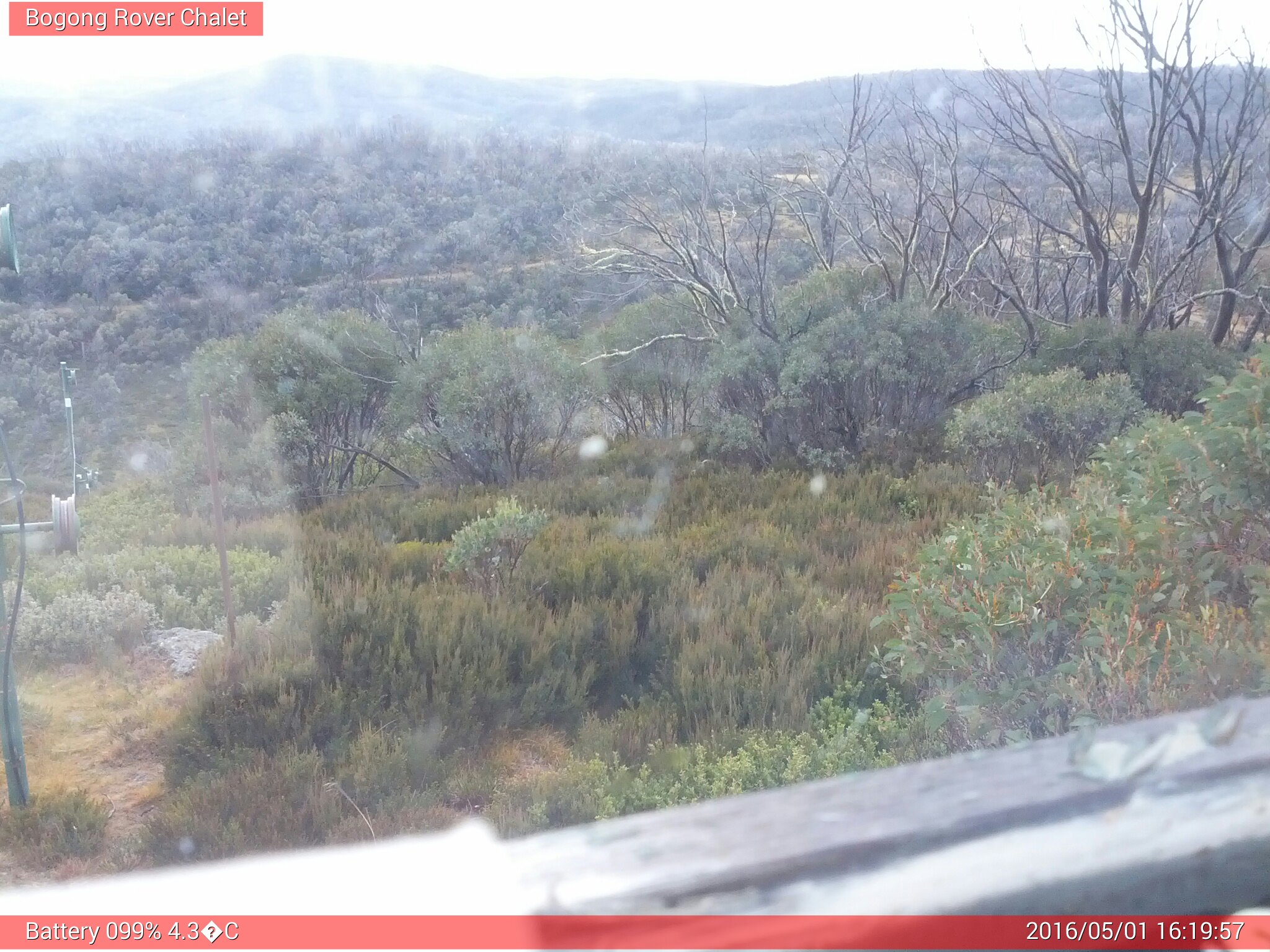 Bogong Web Cam 4:19pm Sunday 1st of May 2016