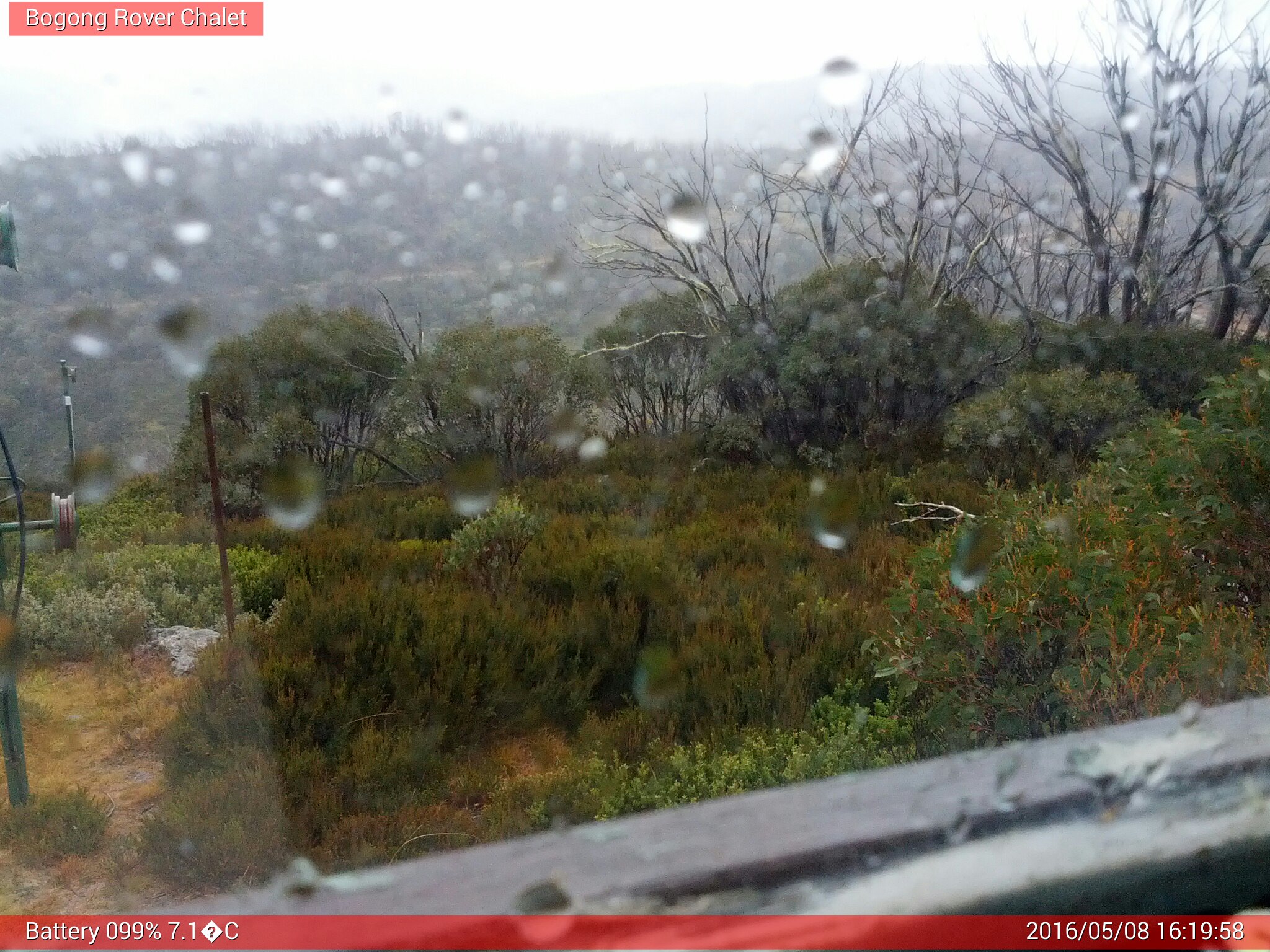 Bogong Web Cam 4:19pm Sunday 8th of May 2016