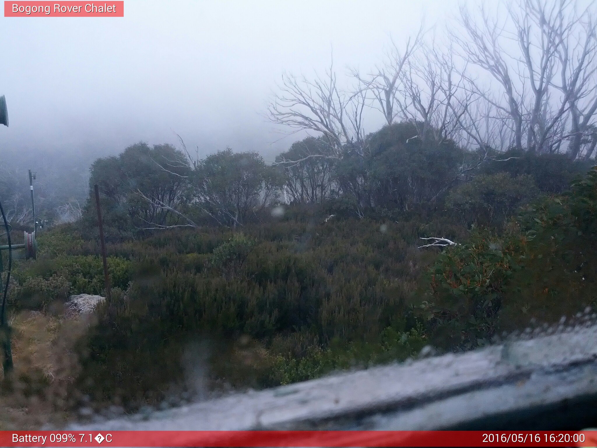 Bogong Web Cam 4:19pm Monday 16th of May 2016