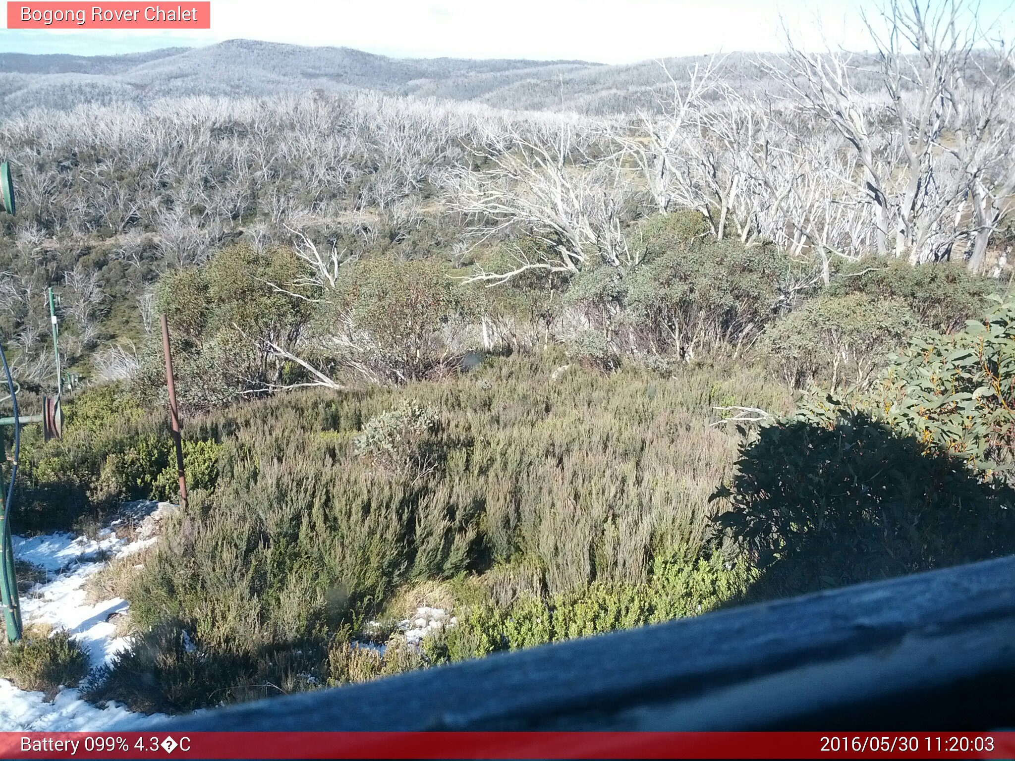 Bogong Web Cam 11:20am Monday 30th of May 2016