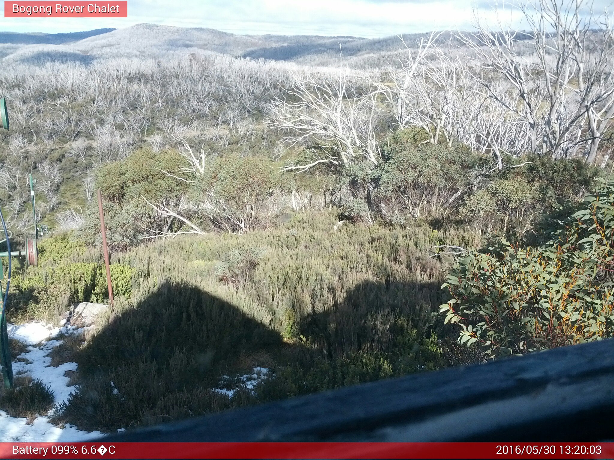 Bogong Web Cam 1:20pm Monday 30th of May 2016