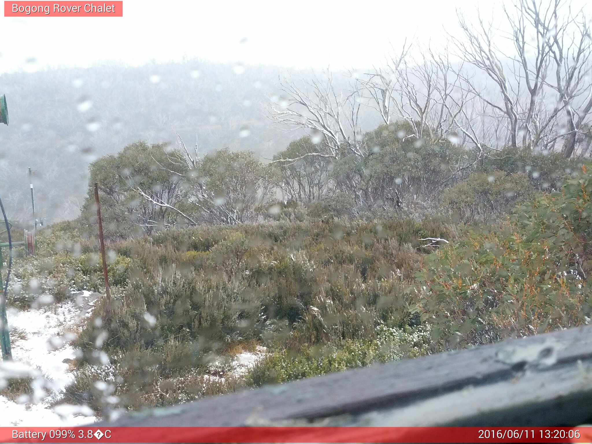 Bogong Web Cam 1:20pm Saturday 11th of June 2016