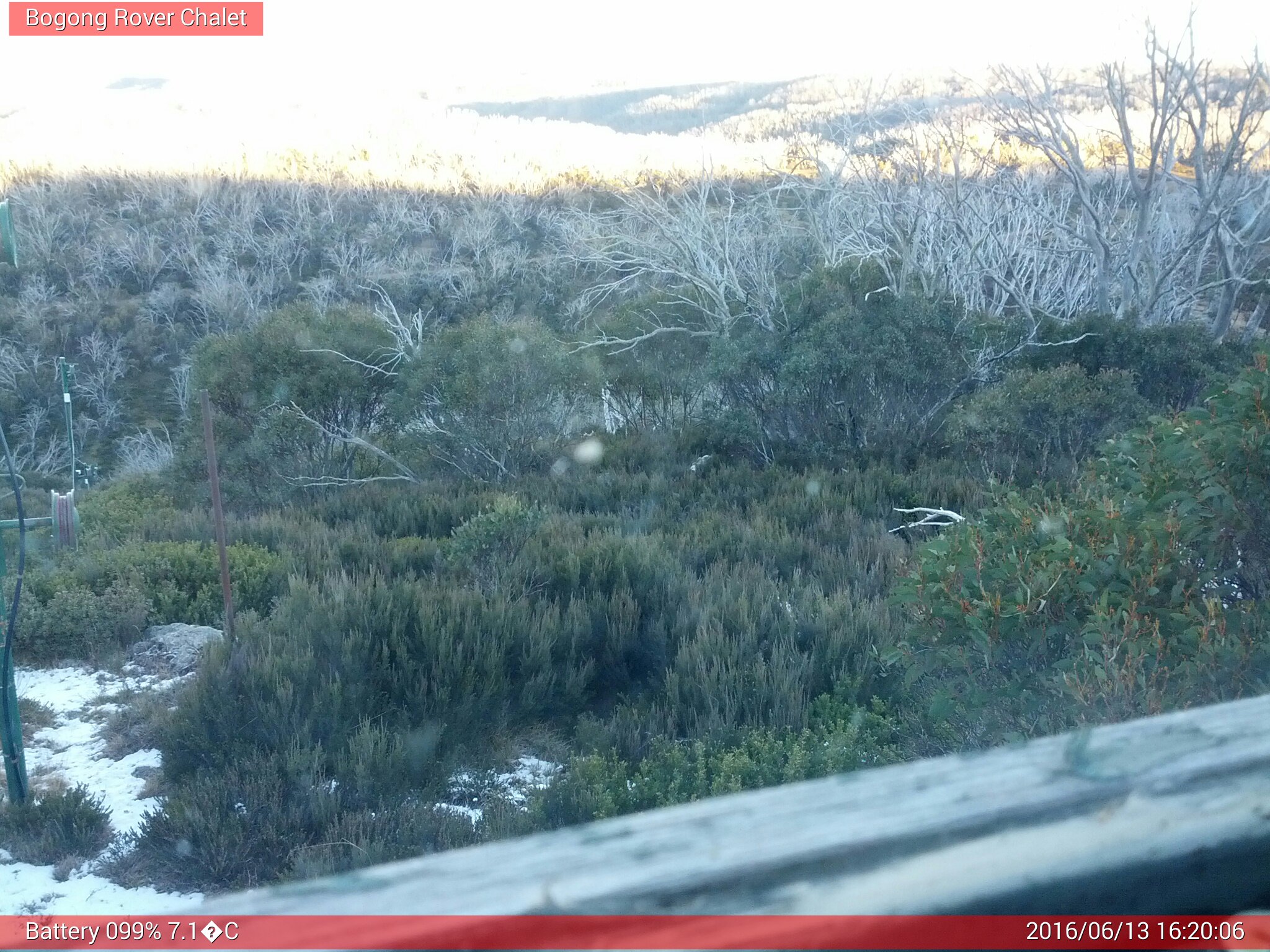 Bogong Web Cam 4:20pm Monday 13th of June 2016