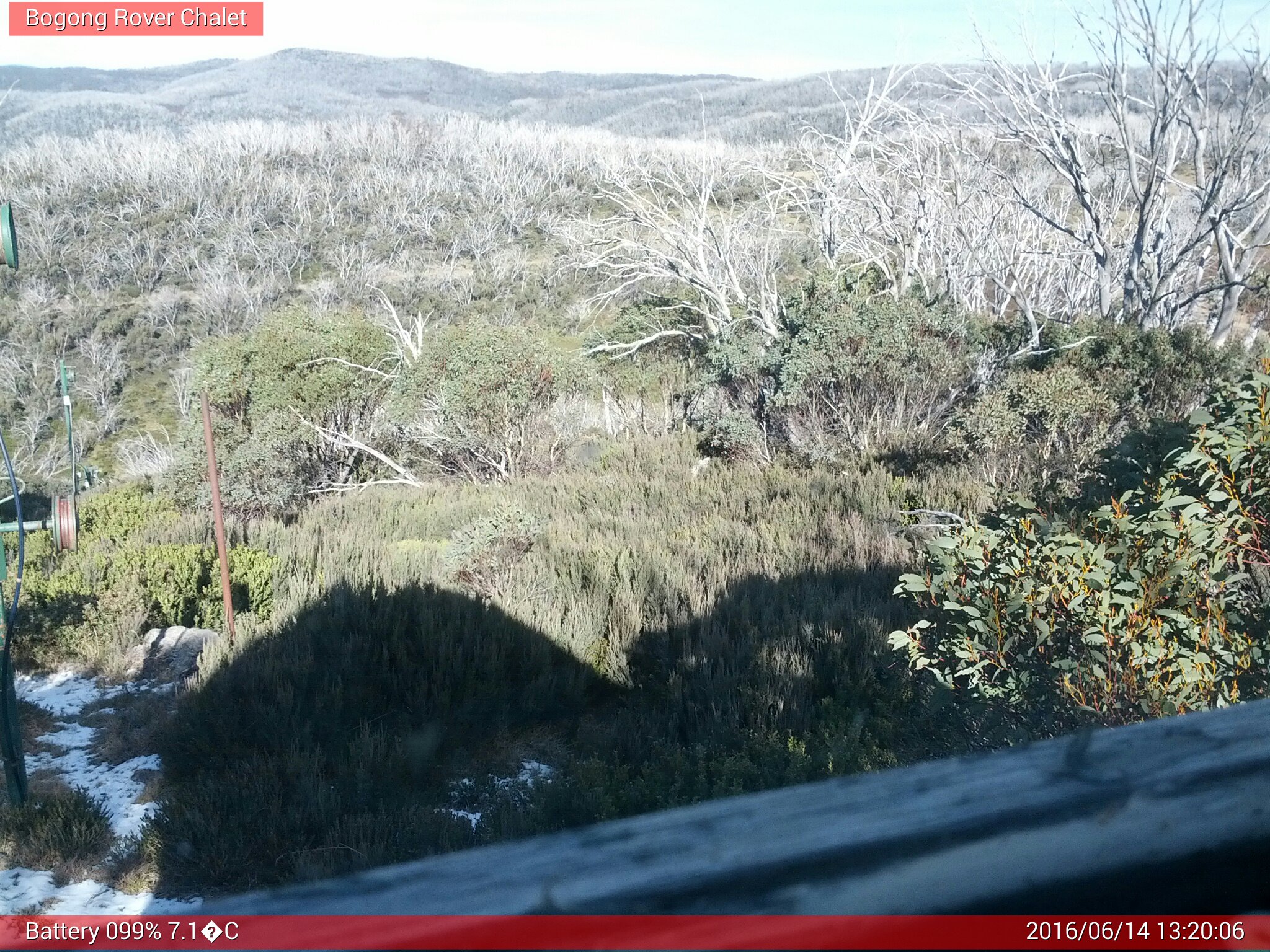 Bogong Web Cam 1:20pm Tuesday 14th of June 2016