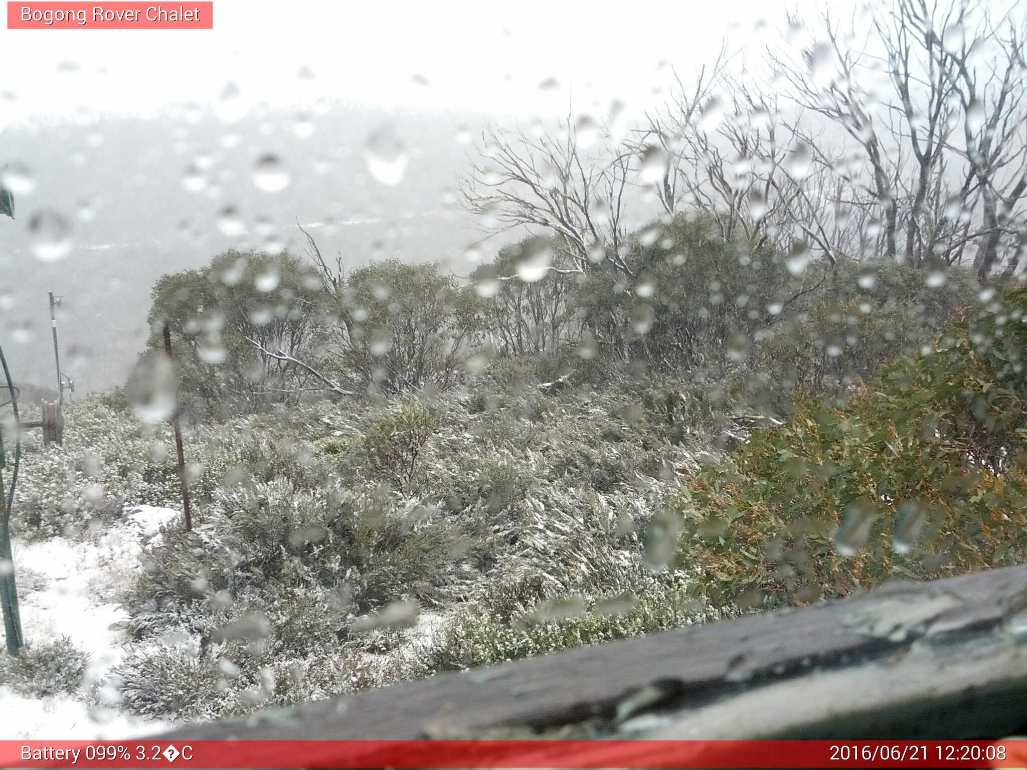 Bogong Web Cam 12:20pm Tuesday 21st of June 2016