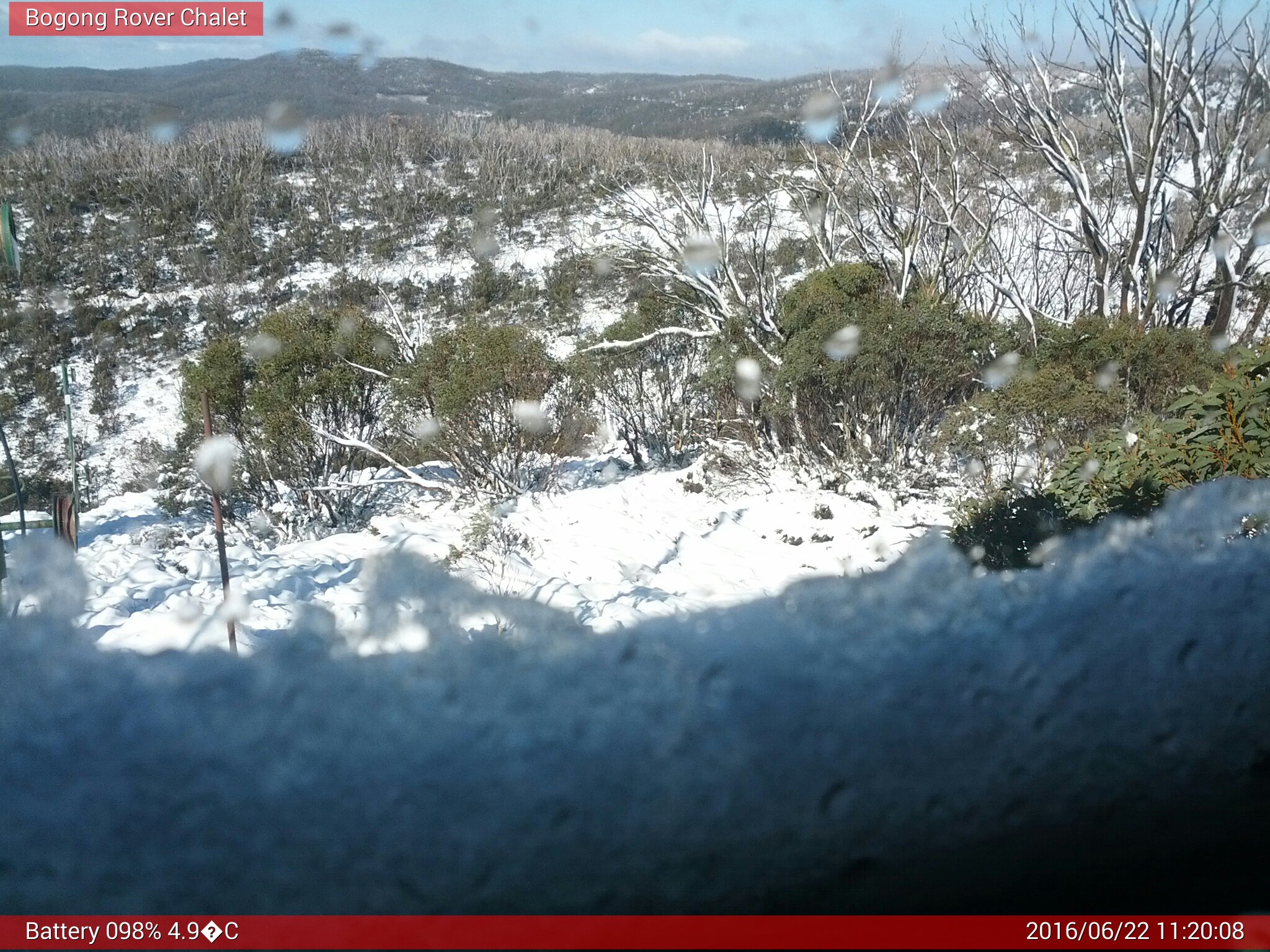 Bogong Web Cam 11:20am Wednesday 22nd of June 2016