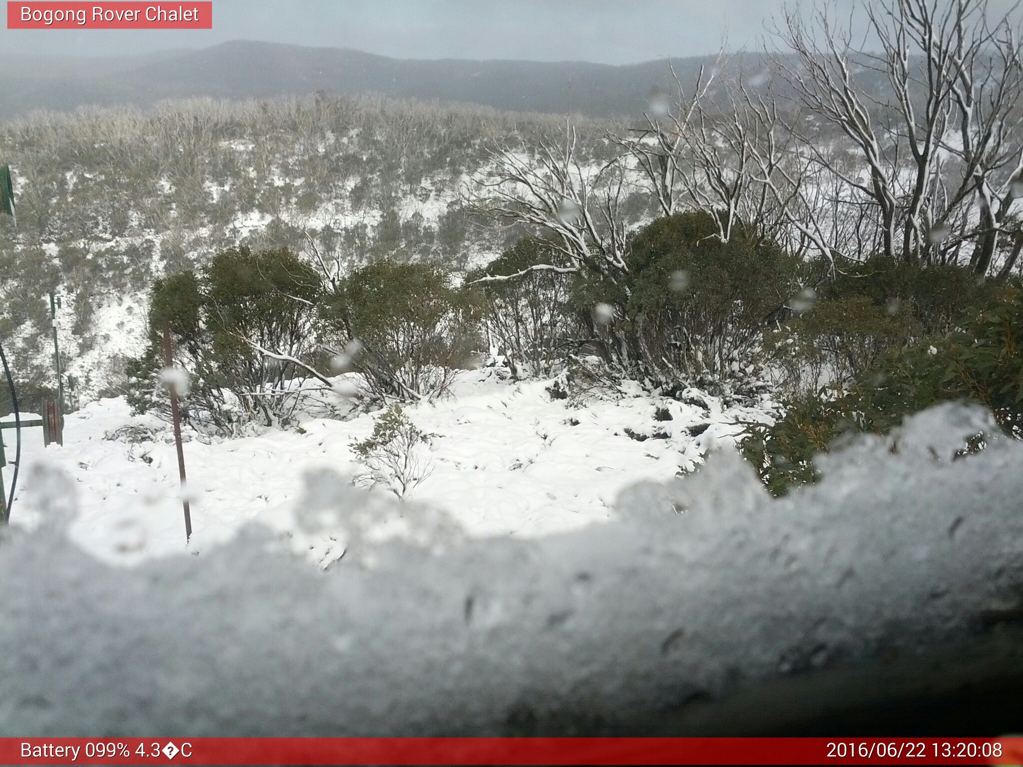 Bogong Web Cam 1:20pm Wednesday 22nd of June 2016