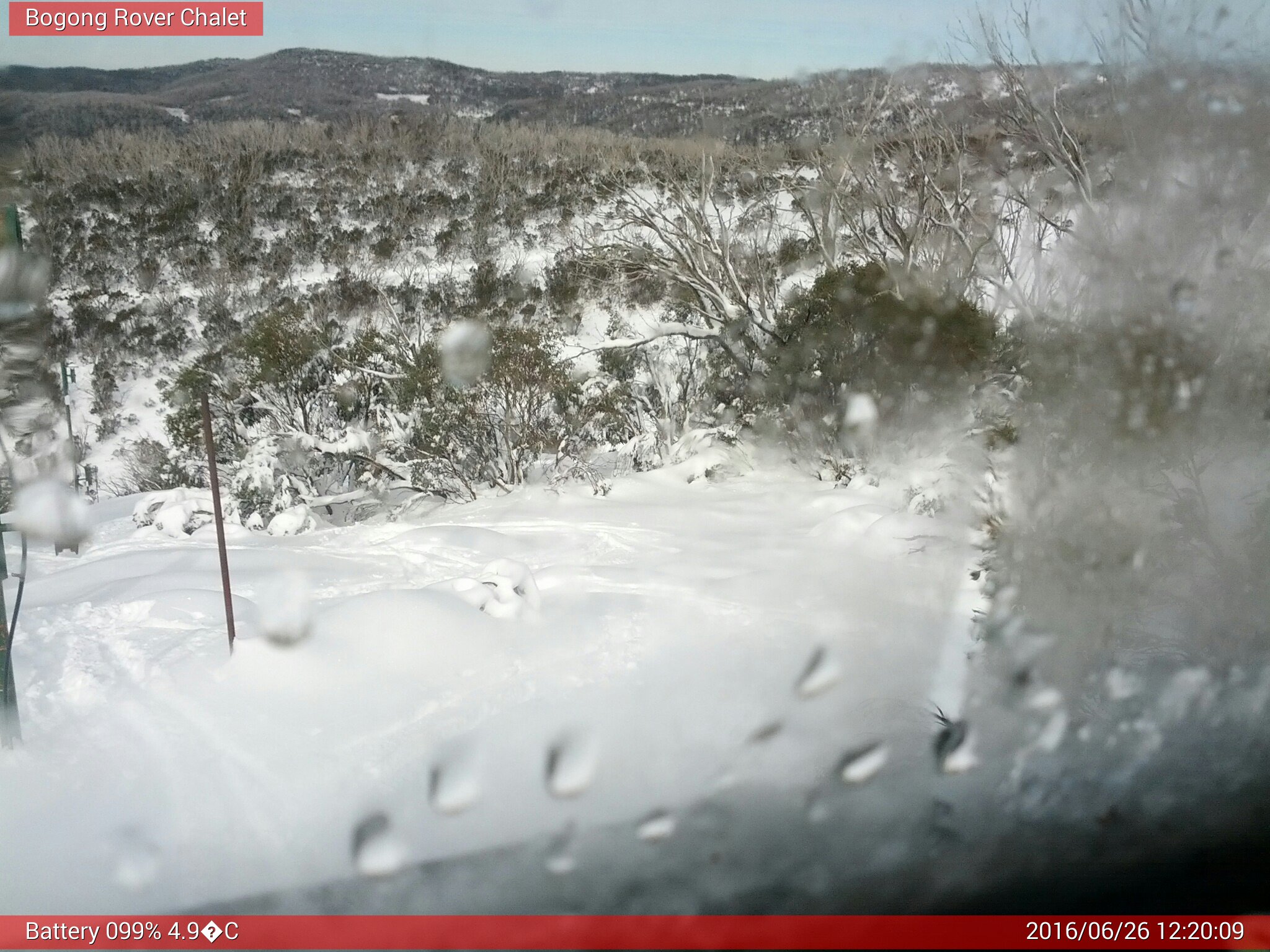 Bogong Web Cam 12:20pm Sunday 26th of June 2016