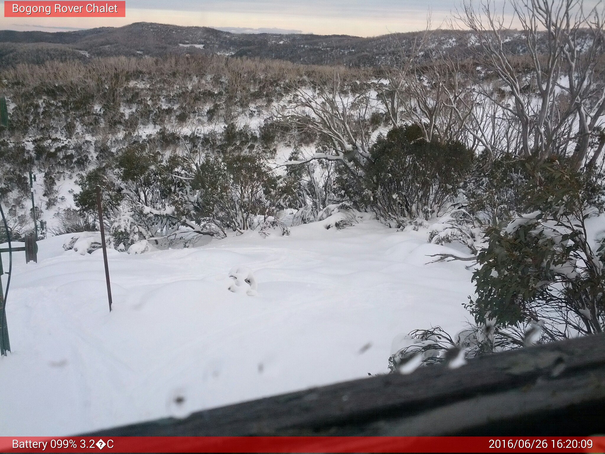 Bogong Web Cam 4:20pm Sunday 26th of June 2016