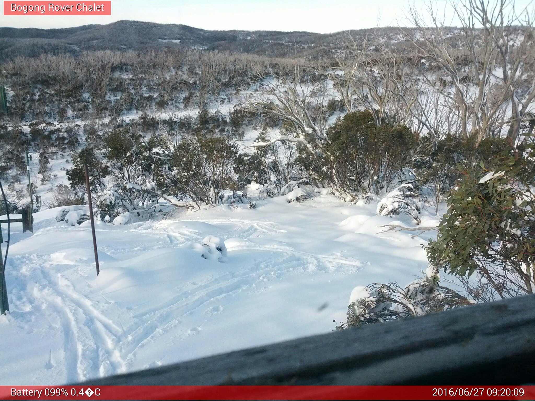 Bogong Web Cam 9:20am Monday 27th of June 2016