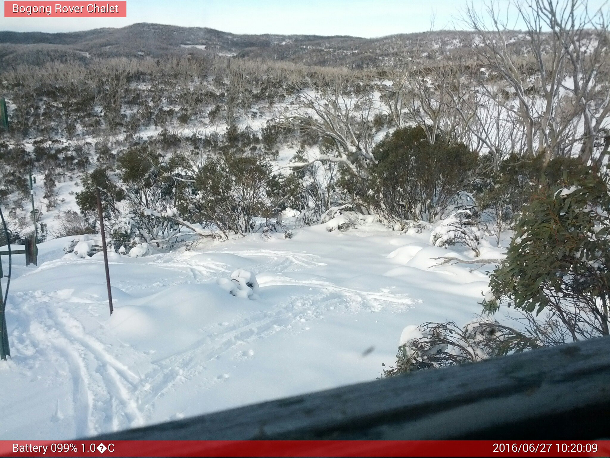 Bogong Web Cam 10:20am Monday 27th of June 2016