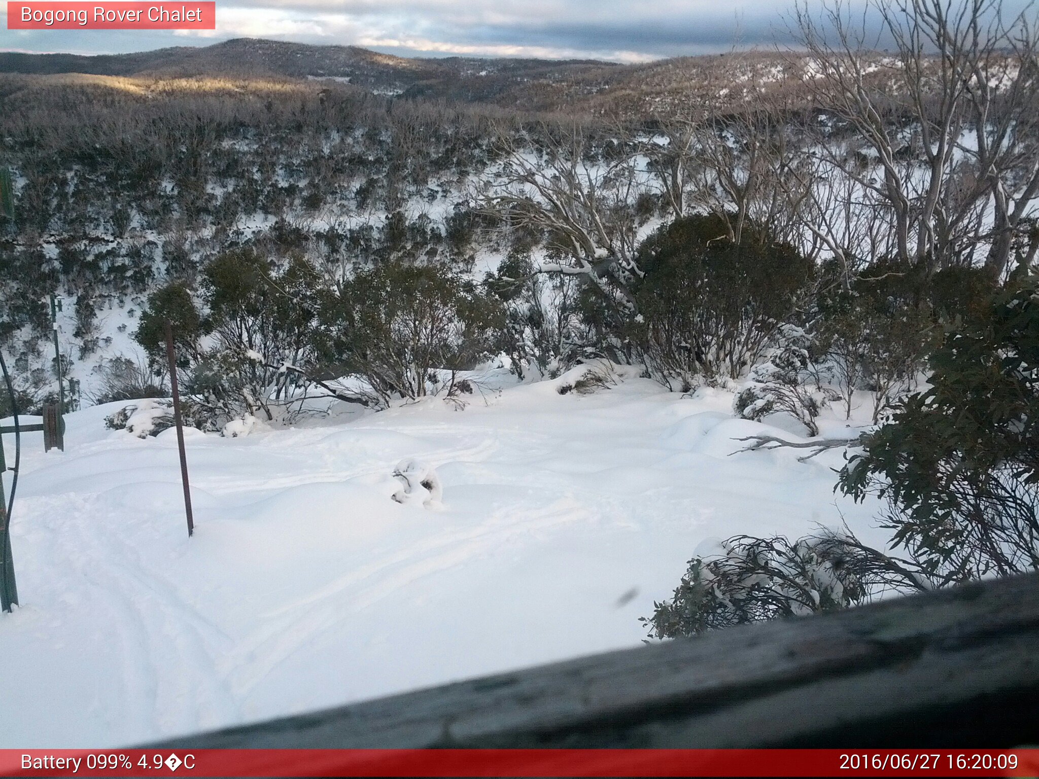 Bogong Web Cam 4:20pm Monday 27th of June 2016