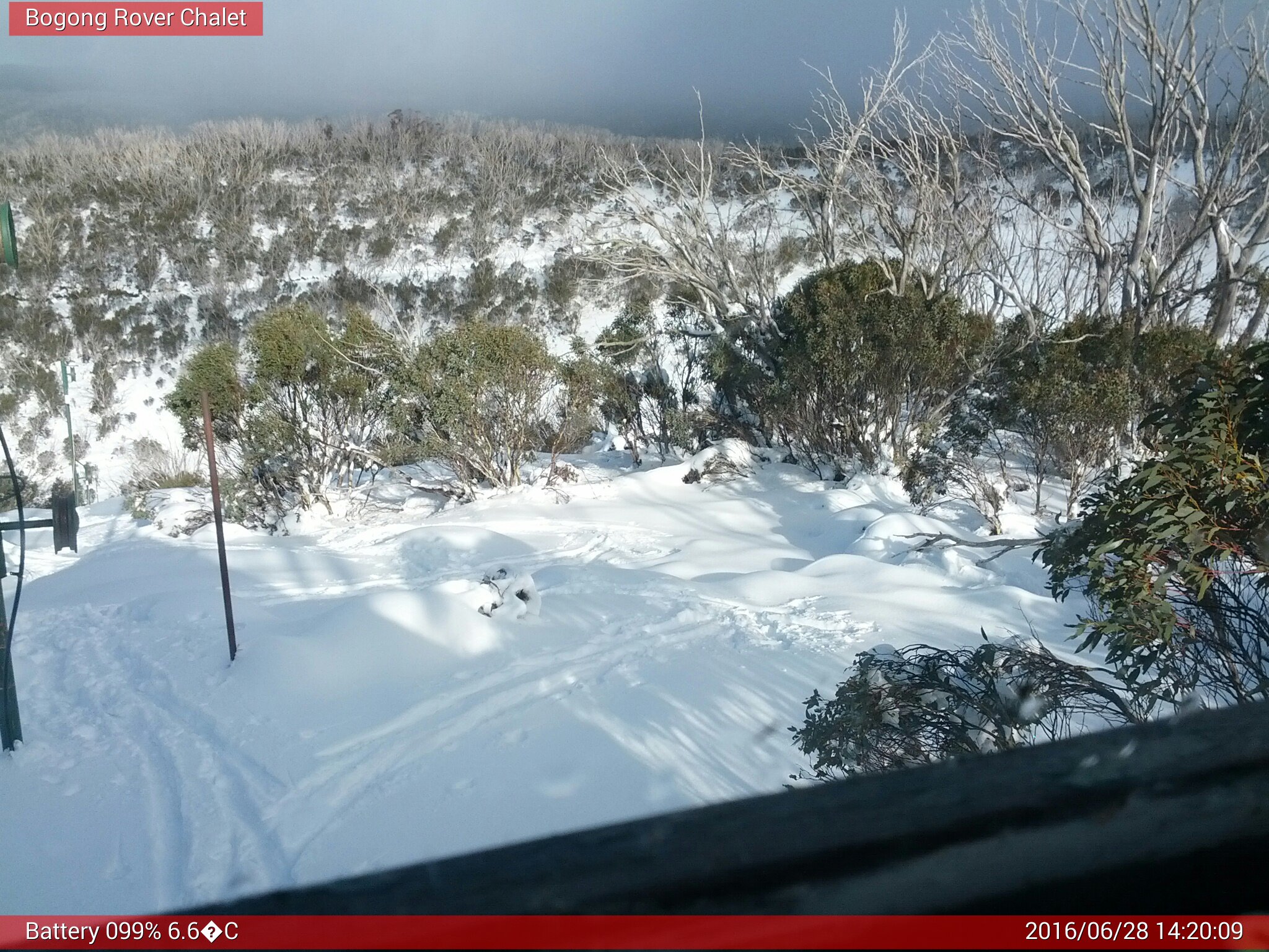 Bogong Web Cam 2:20pm Tuesday 28th of June 2016