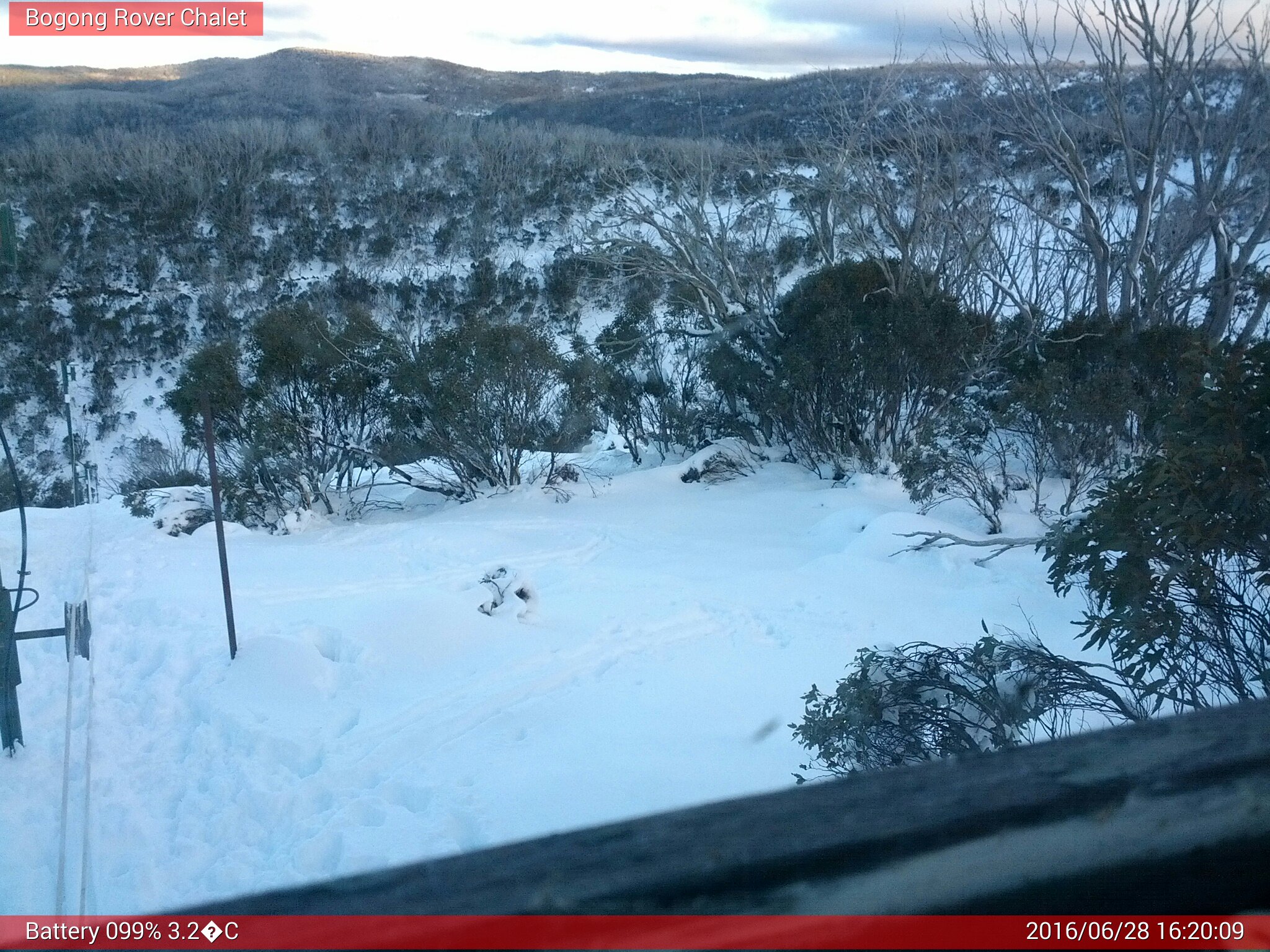 Bogong Web Cam 4:20pm Tuesday 28th of June 2016