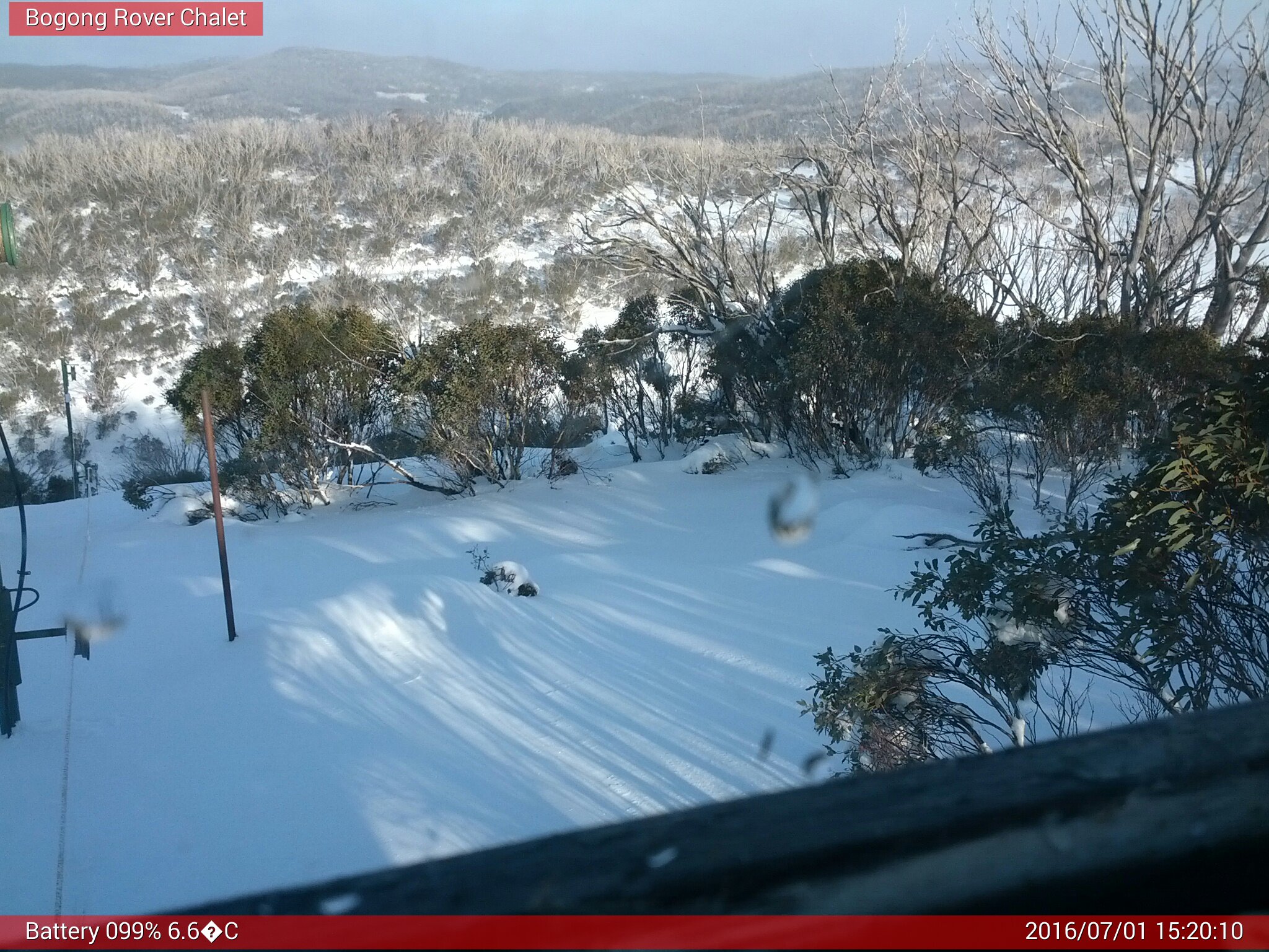 Bogong Web Cam 3:20pm Friday 1st of July 2016