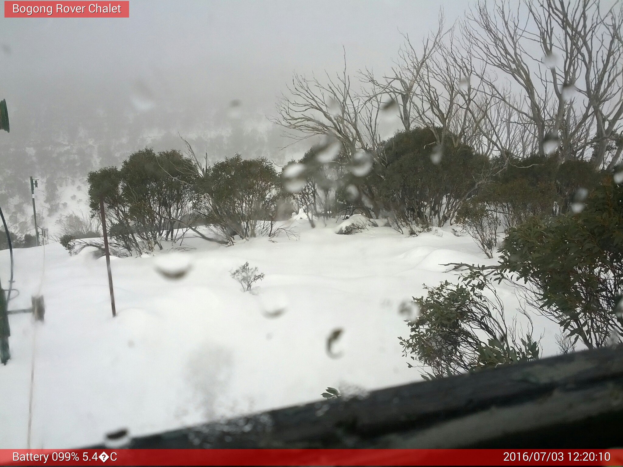 Bogong Web Cam 12:20pm Sunday 3rd of July 2016