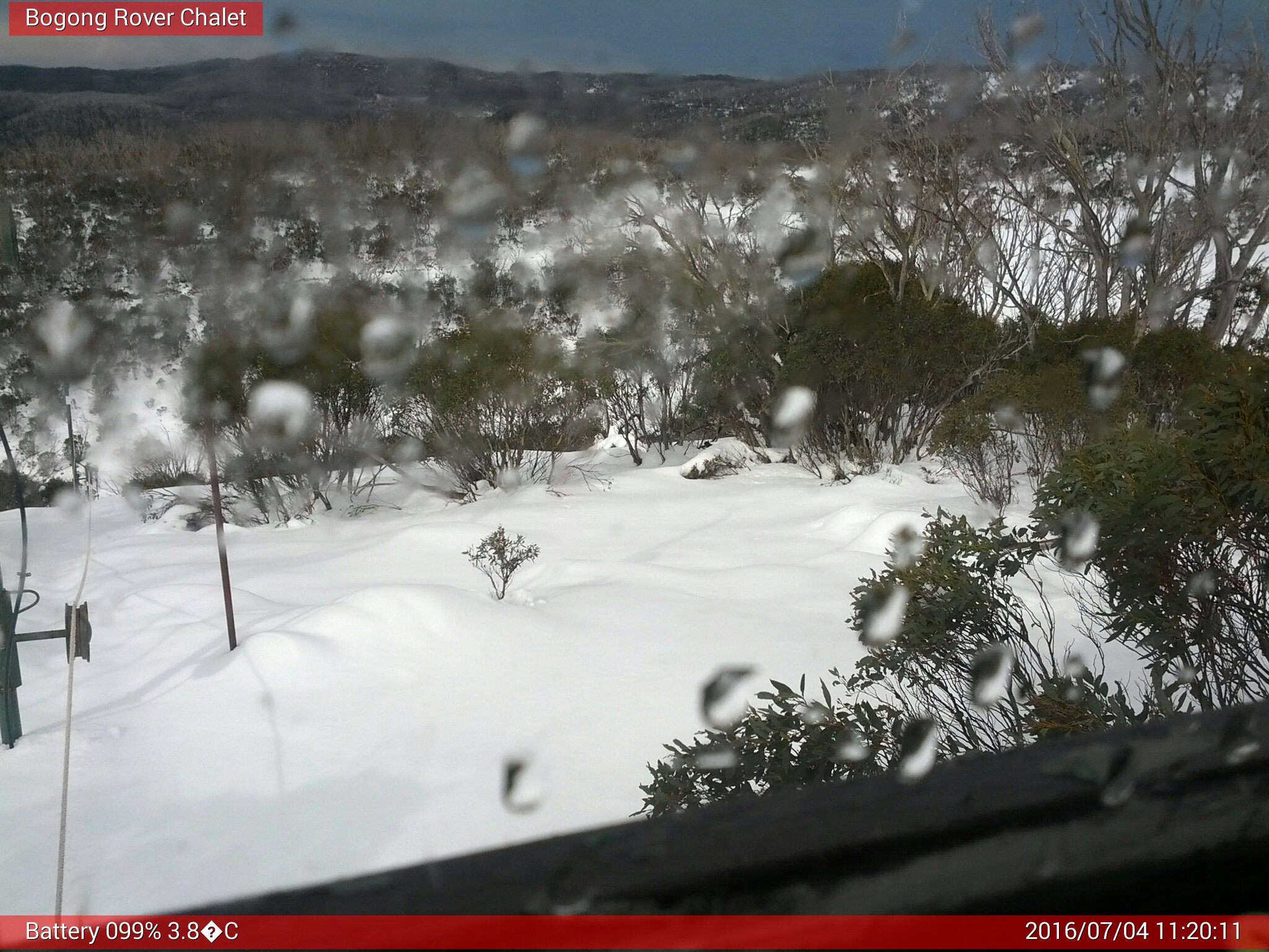 Bogong Web Cam 11:20am Monday 4th of July 2016