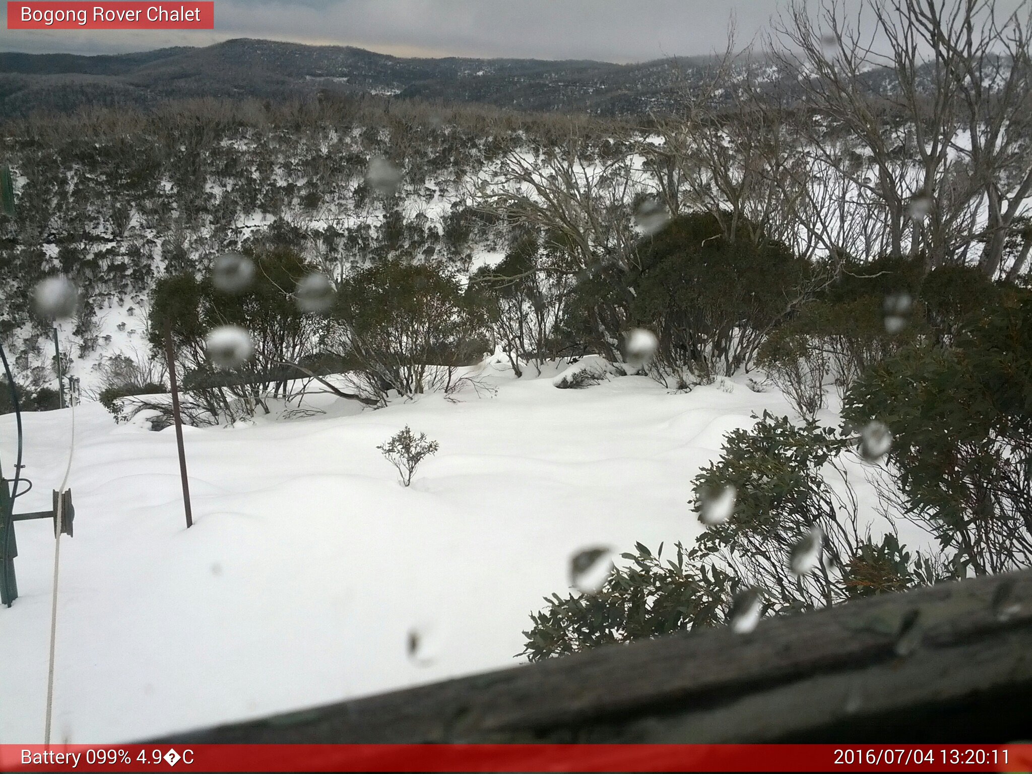 Bogong Web Cam 1:20pm Monday 4th of July 2016