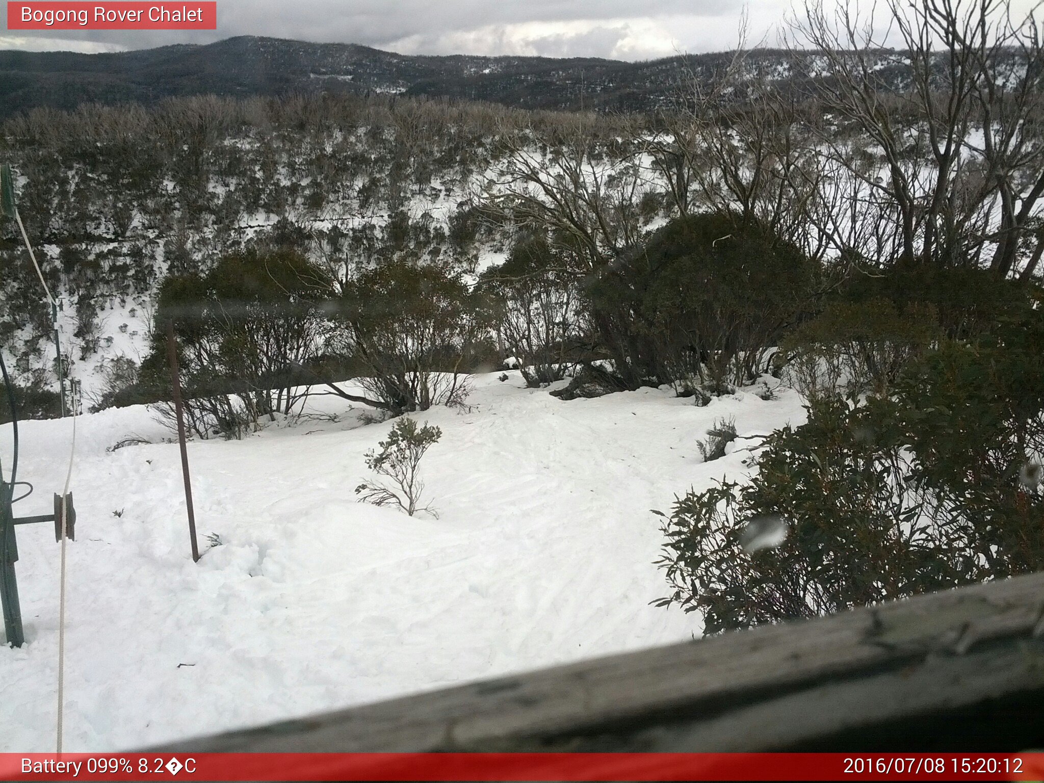 Bogong Web Cam 3:20pm Friday 8th of July 2016