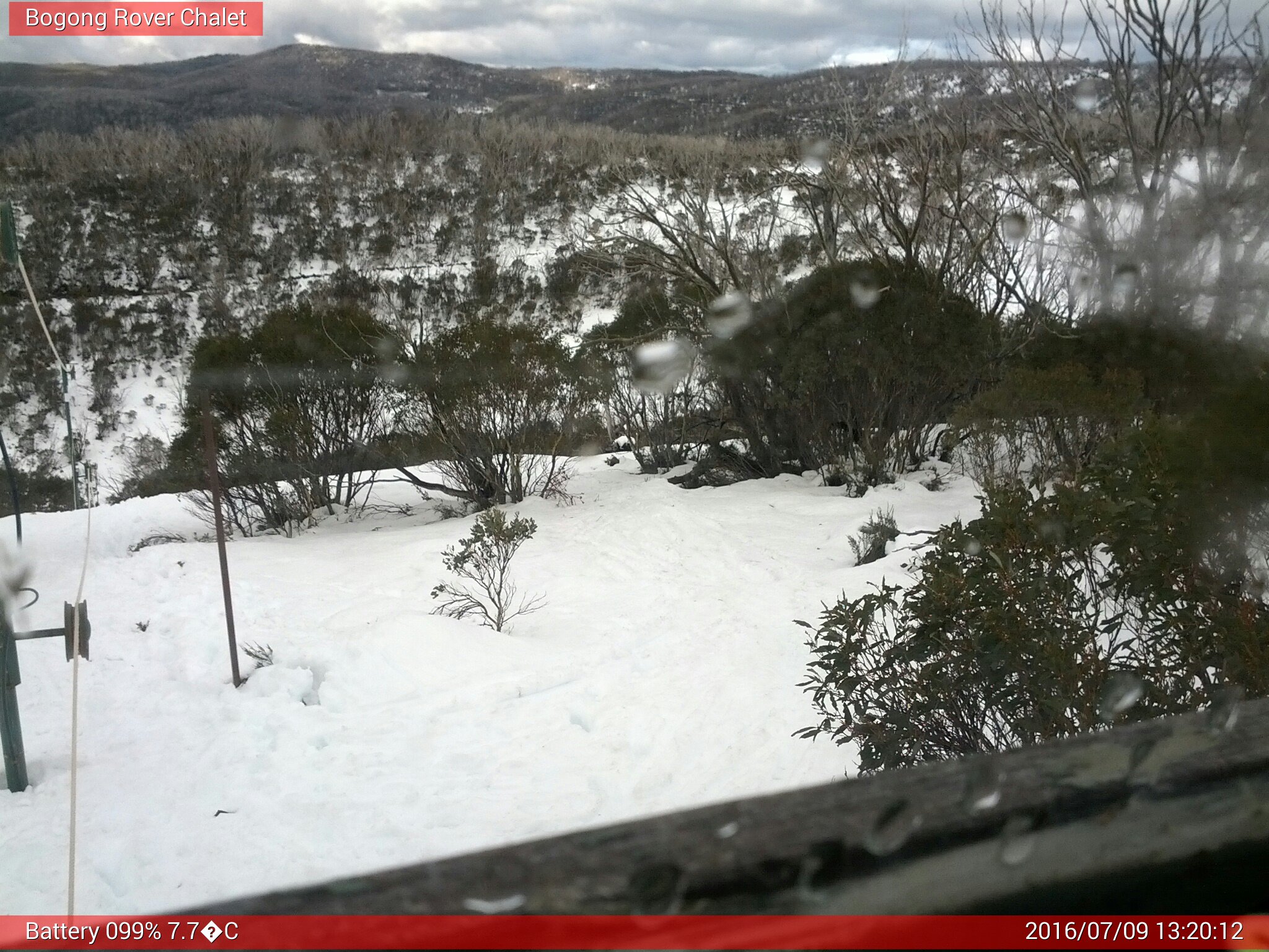 Bogong Web Cam 1:20pm Saturday 9th of July 2016