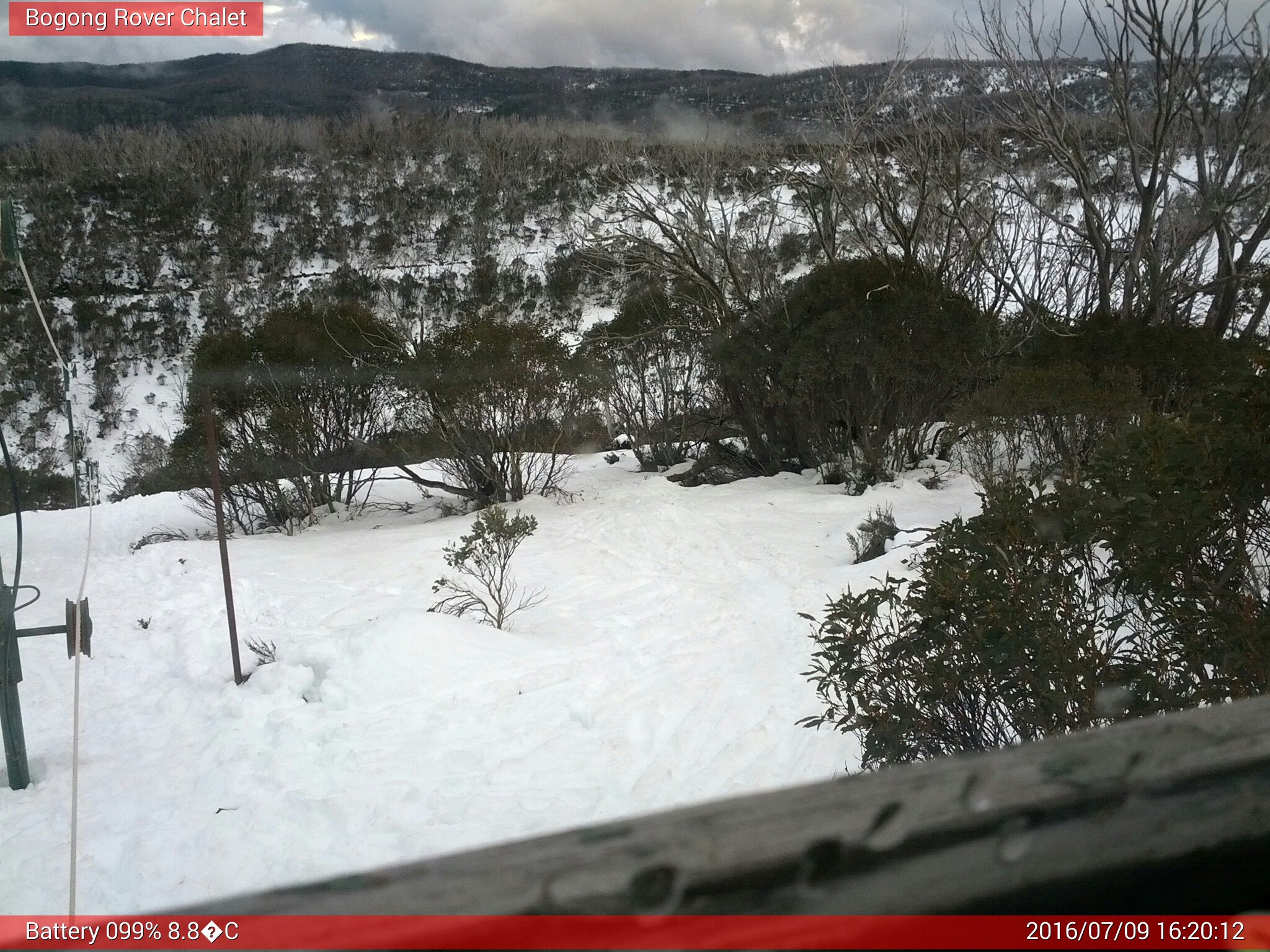 Bogong Web Cam 4:20pm Saturday 9th of July 2016