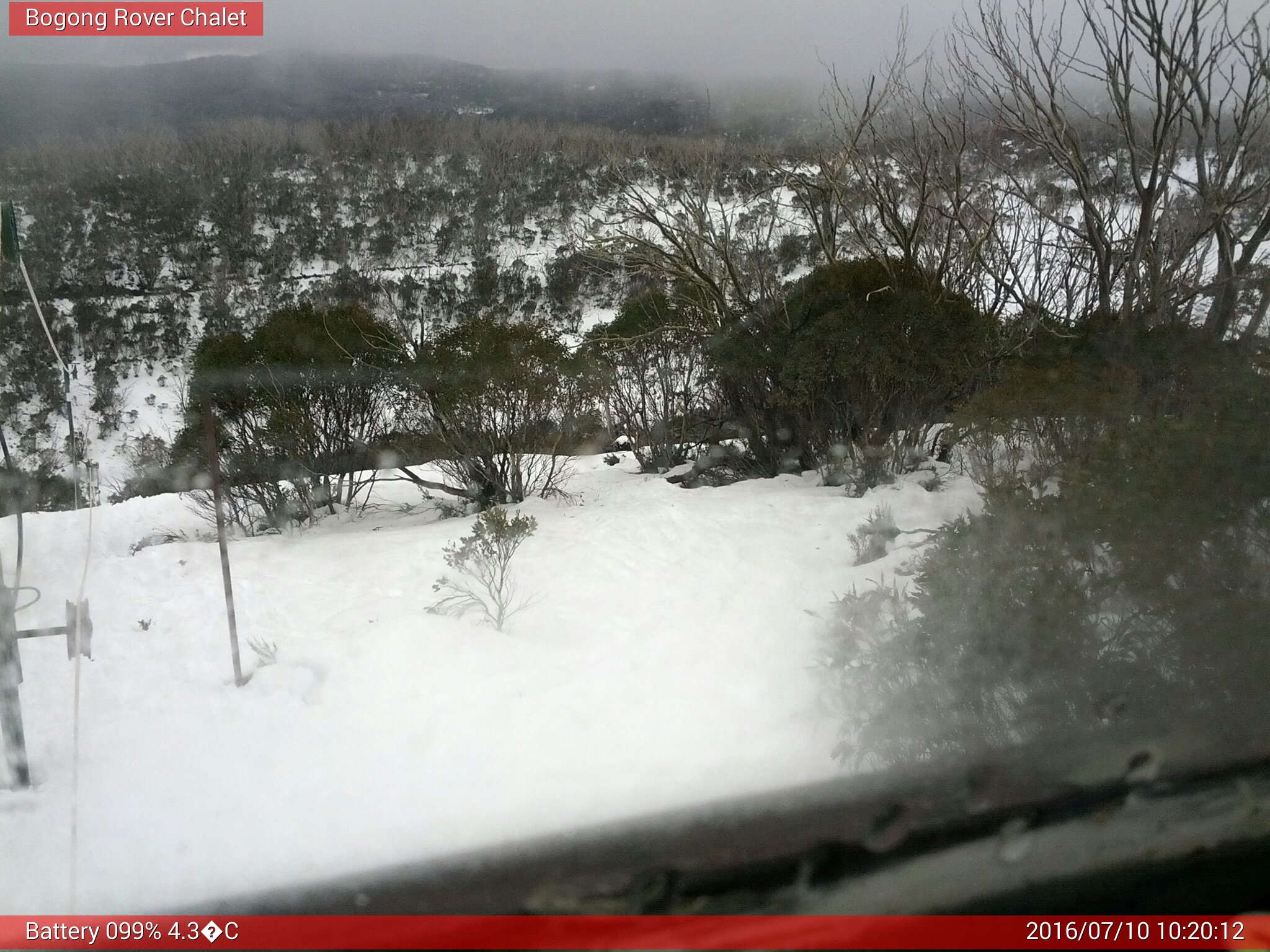 Bogong Web Cam 10:20am Sunday 10th of July 2016