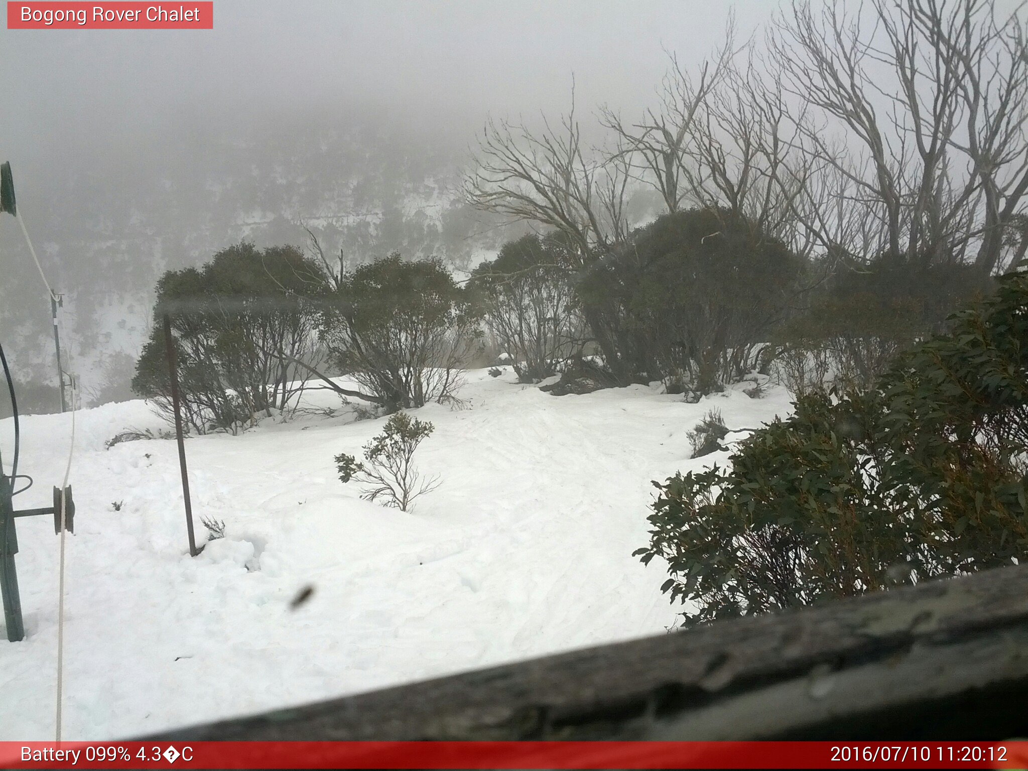 Bogong Web Cam 11:20am Sunday 10th of July 2016