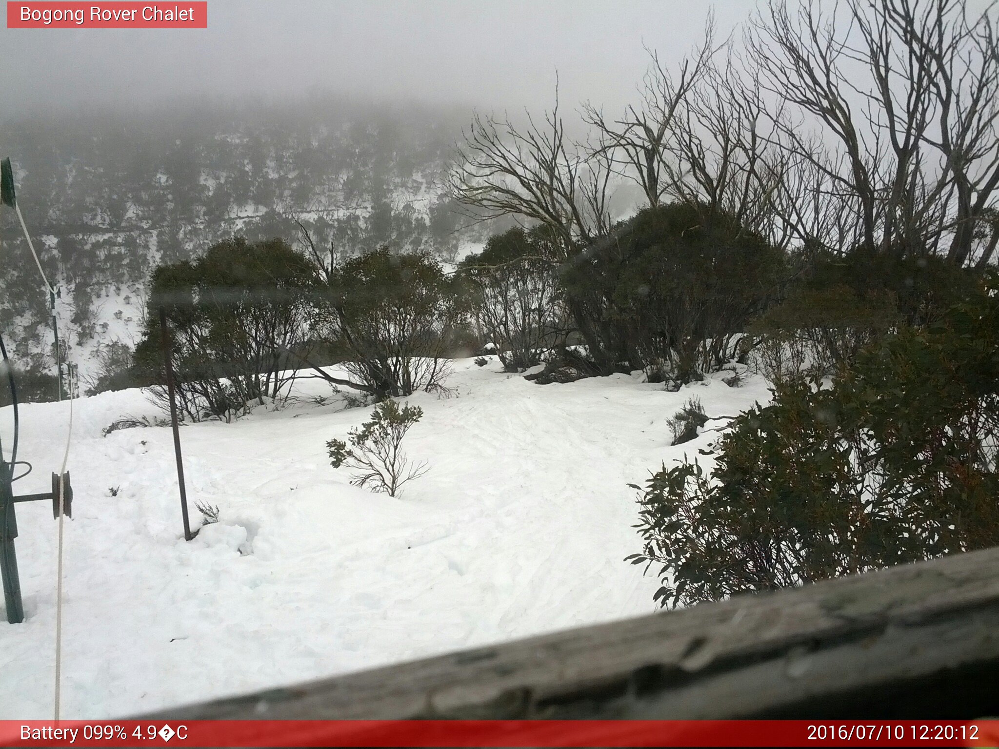 Bogong Web Cam 12:20pm Sunday 10th of July 2016