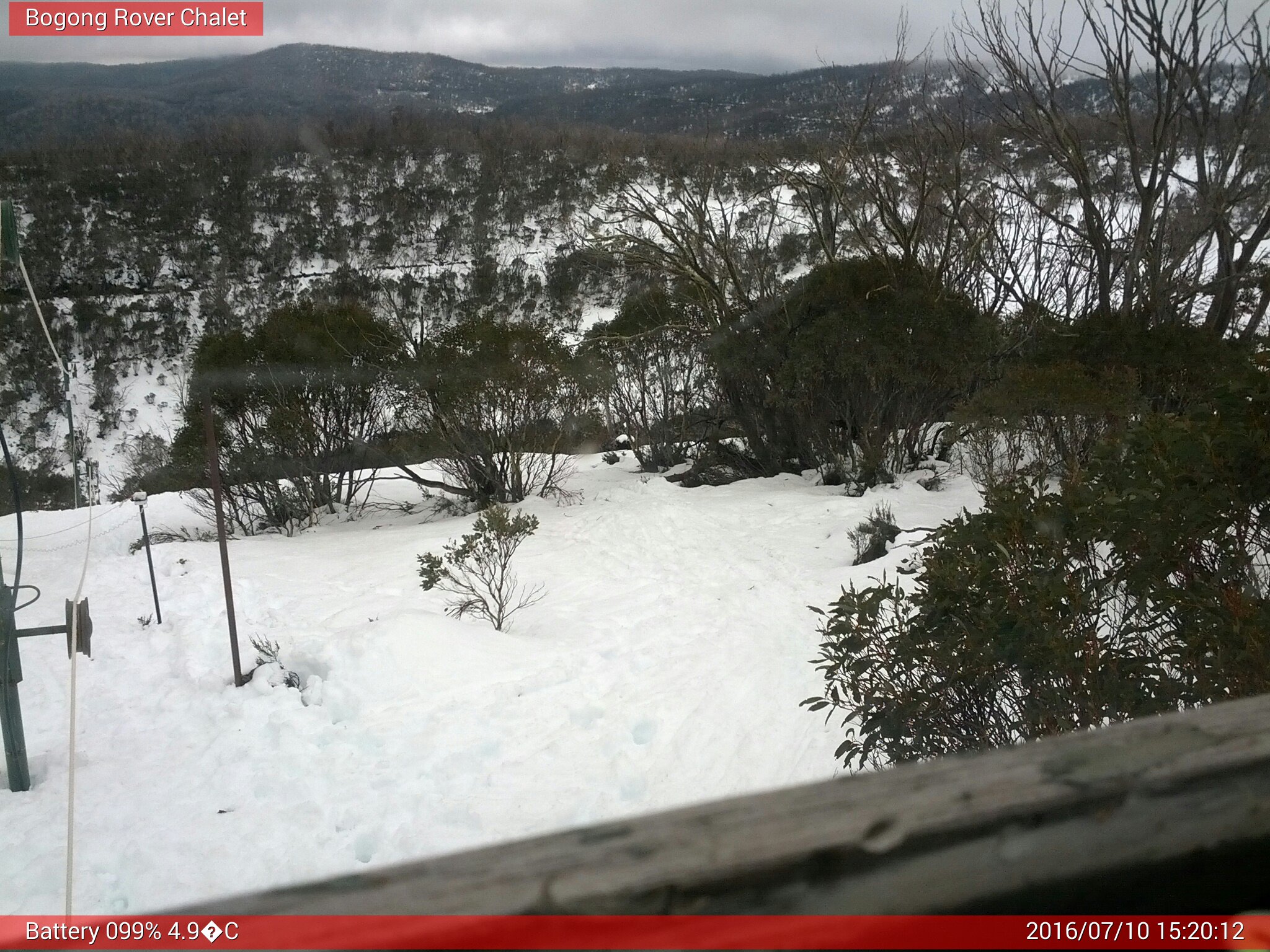 Bogong Web Cam 3:20pm Sunday 10th of July 2016