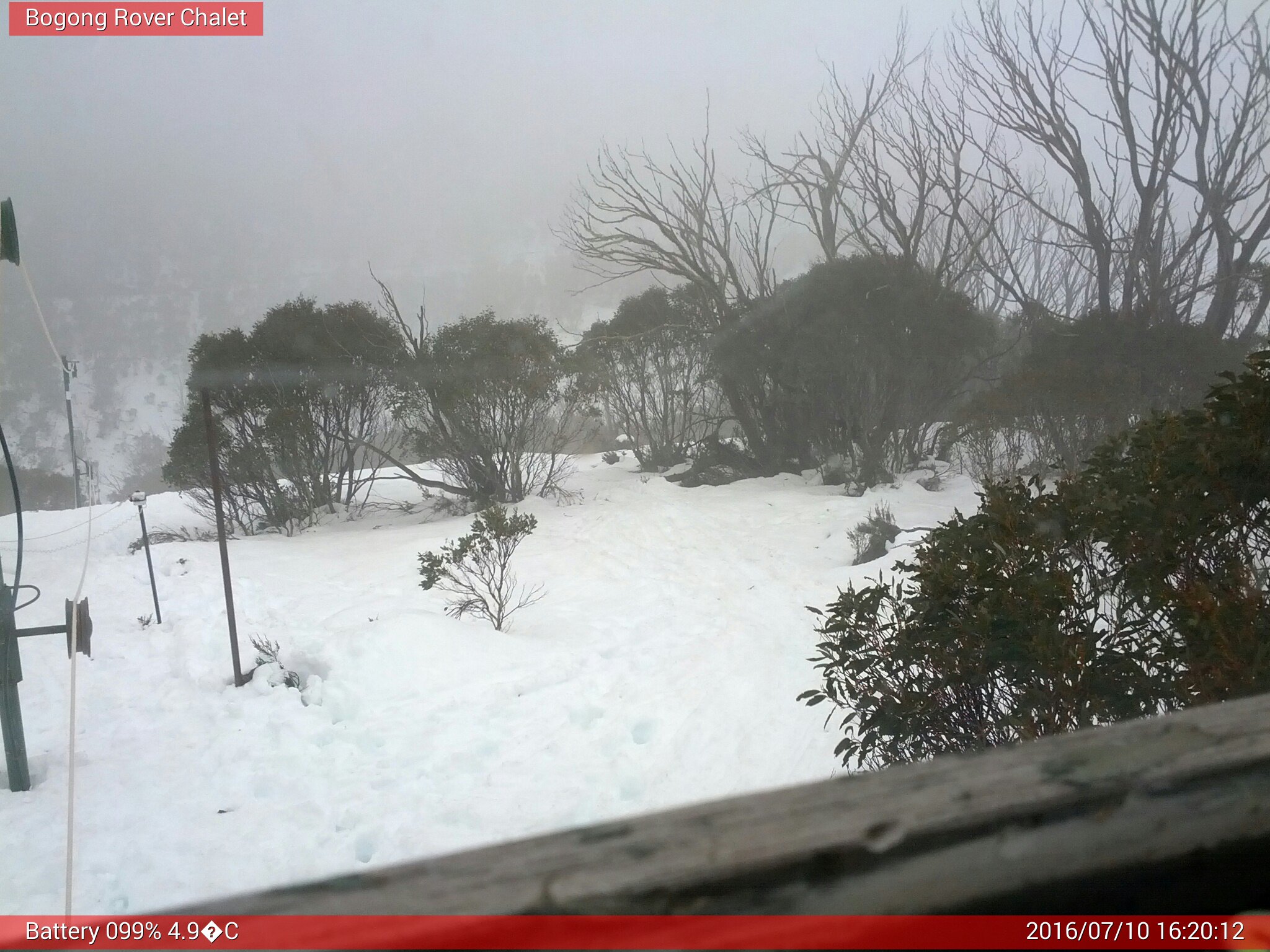 Bogong Web Cam 4:20pm Sunday 10th of July 2016