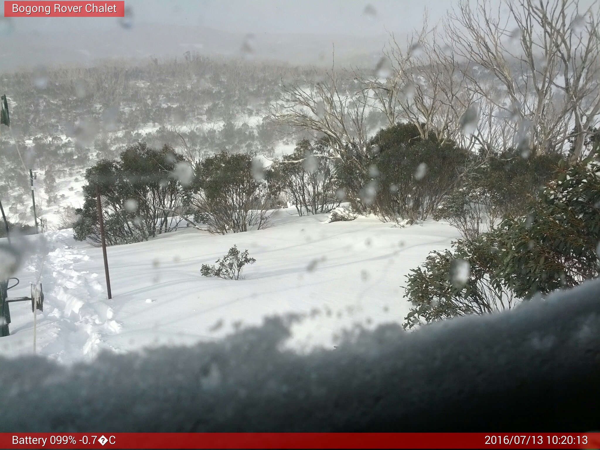 Bogong Web Cam 10:20am Wednesday 13th of July 2016