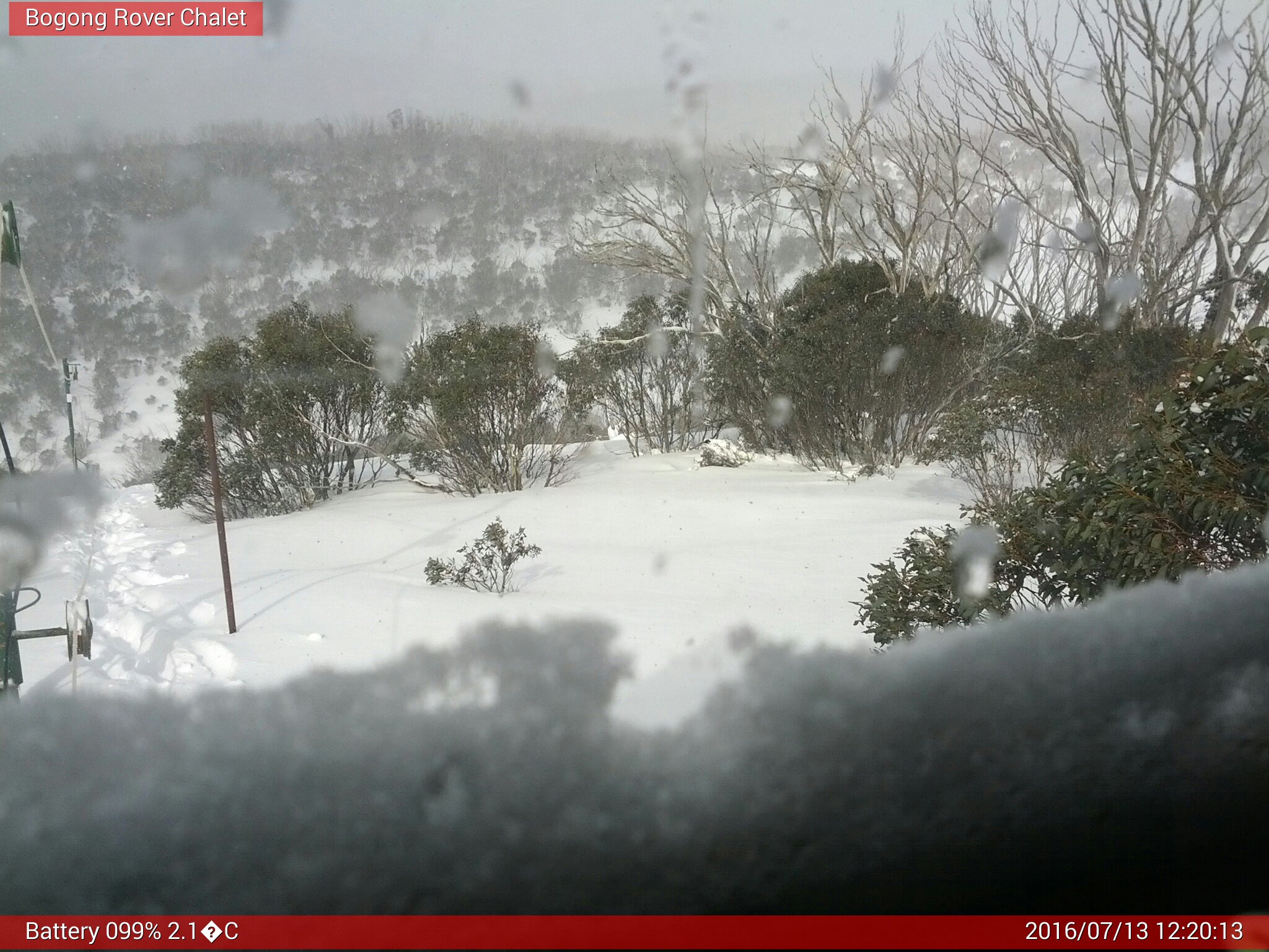 Bogong Web Cam 12:20pm Wednesday 13th of July 2016