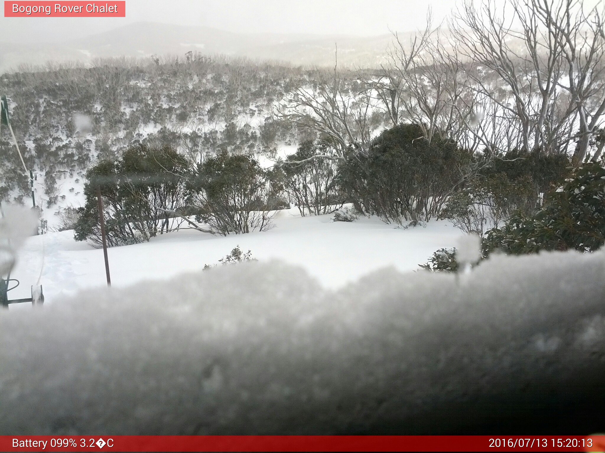 Bogong Web Cam 3:20pm Wednesday 13th of July 2016