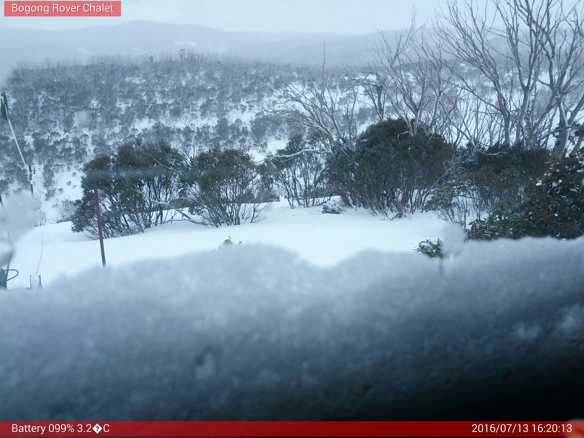 Bogong Web Cam 4:20pm Wednesday 13th of July 2016